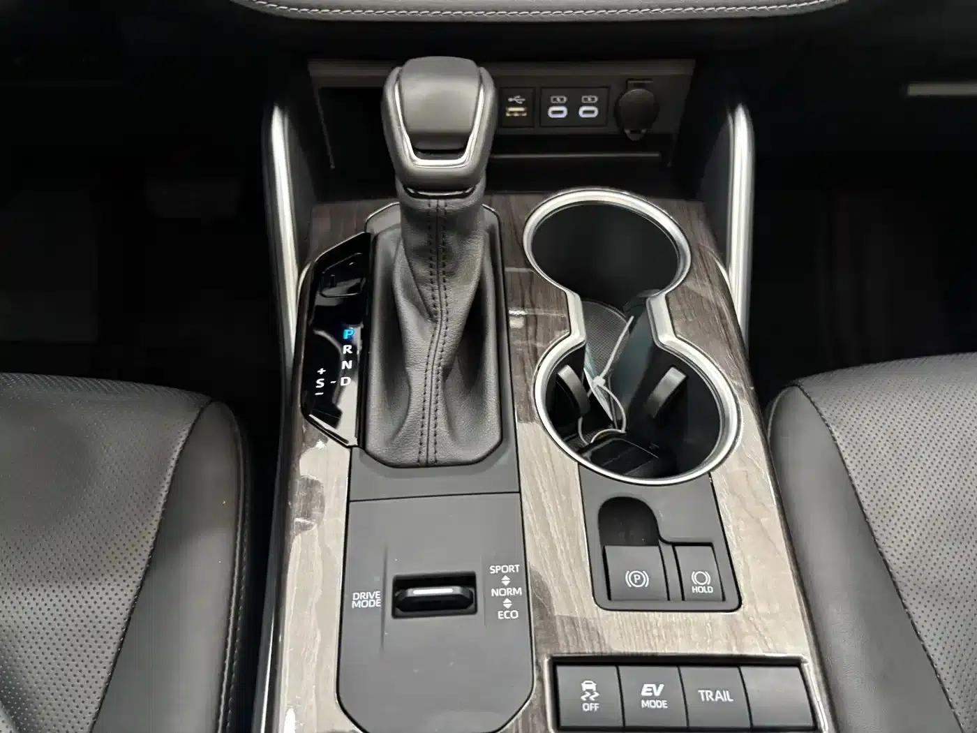 2024 Toyota Highlander 2.5L Intelligent Hybrid Dual-Motor AWD Premium Edition (7-seater) — миниатюра 19