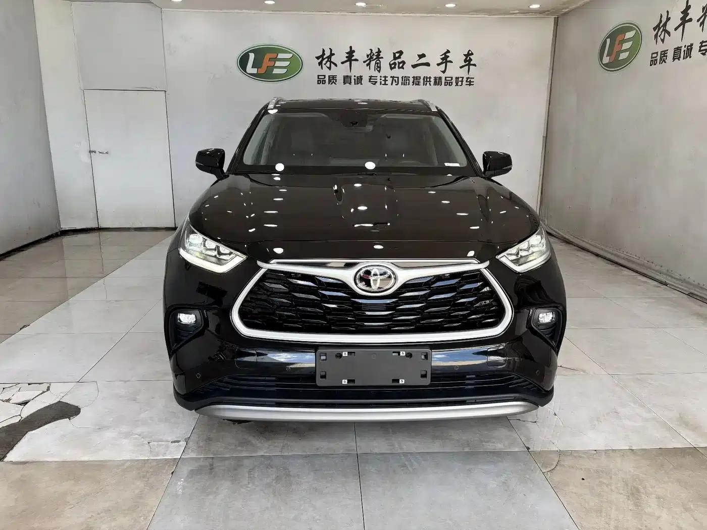 2024 Toyota Highlander 2.5L Intelligent Hybrid Dual-Motor AWD Premium Edition (7-seater) — миниатюра 3
