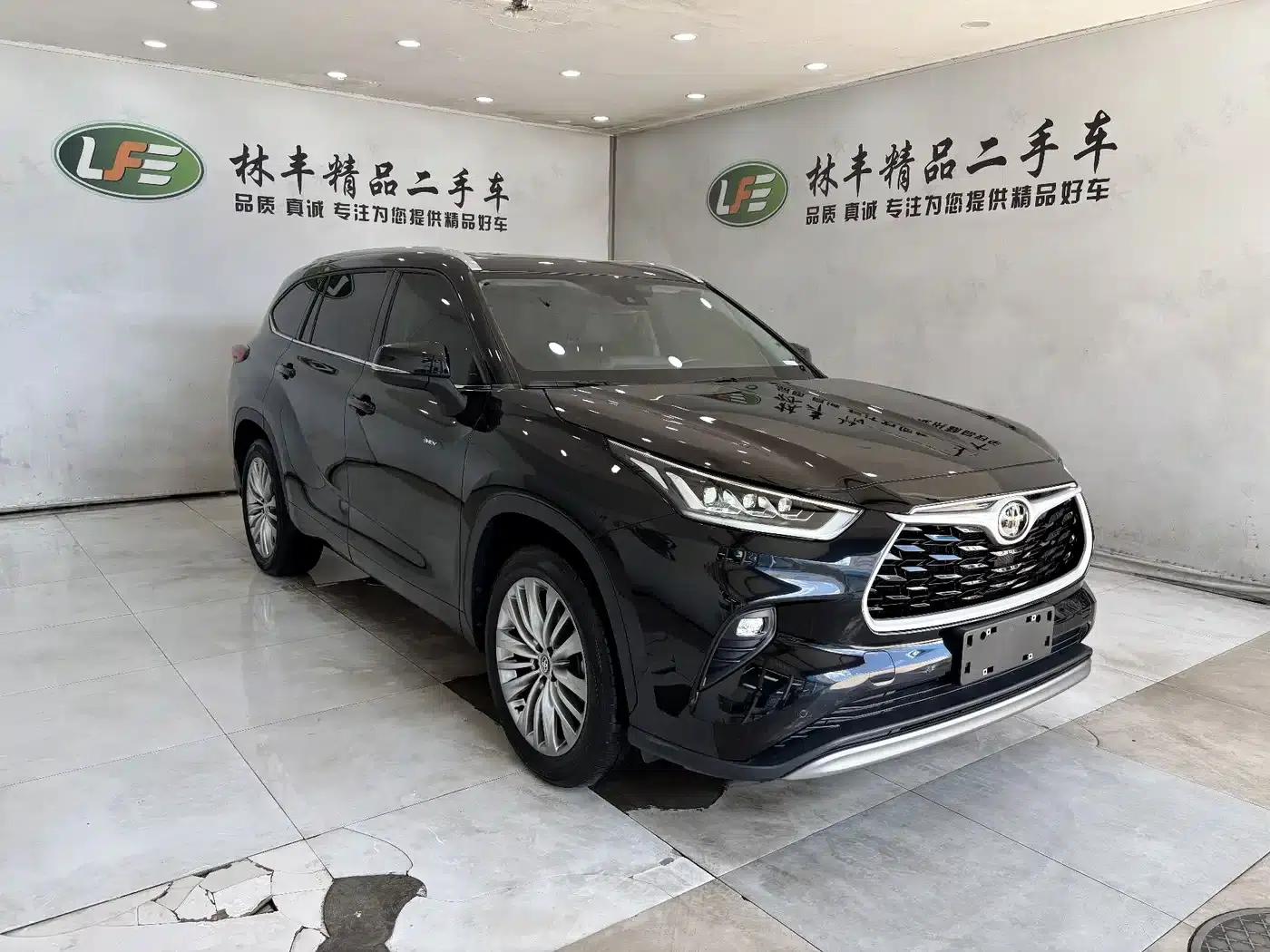 2024 Toyota Highlander 2.5L Intelligent Hybrid Dual-Motor AWD Premium Edition (7-seater) — миниатюра 4