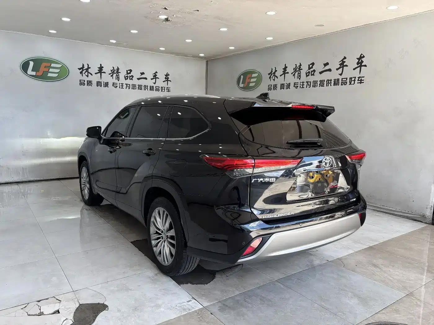 2024 Toyota Highlander 2.5L Intelligent Hybrid Dual-Motor AWD Premium Edition (7-seater) — миниатюра 6