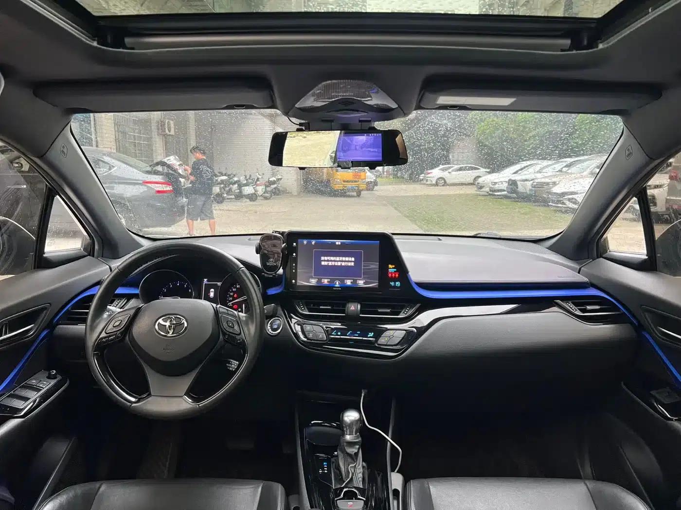 2021 Toyota C-HR 2.0L Ecstasy Edition — миниатюра 4