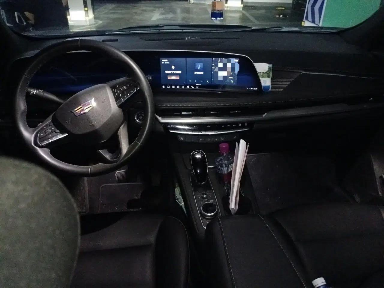 Cadillac XT4 2024 28T Two-Wheel-Drive Luxury Version — миниатюра 9