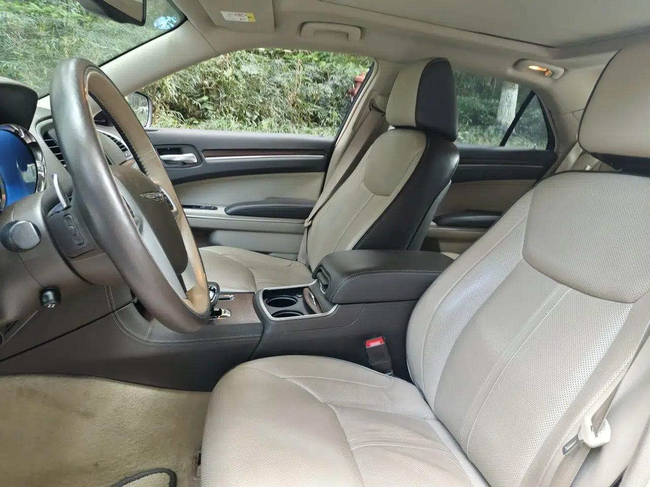Chrysler 300C 2014 3.0L Excellence Edition — миниатюра 15