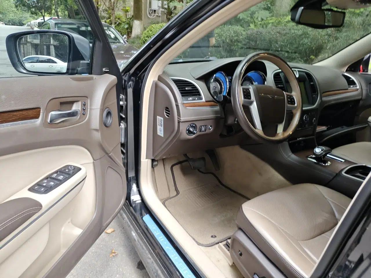 Chrysler 300C 2014 3.0L Excellence Edition — миниатюра 16