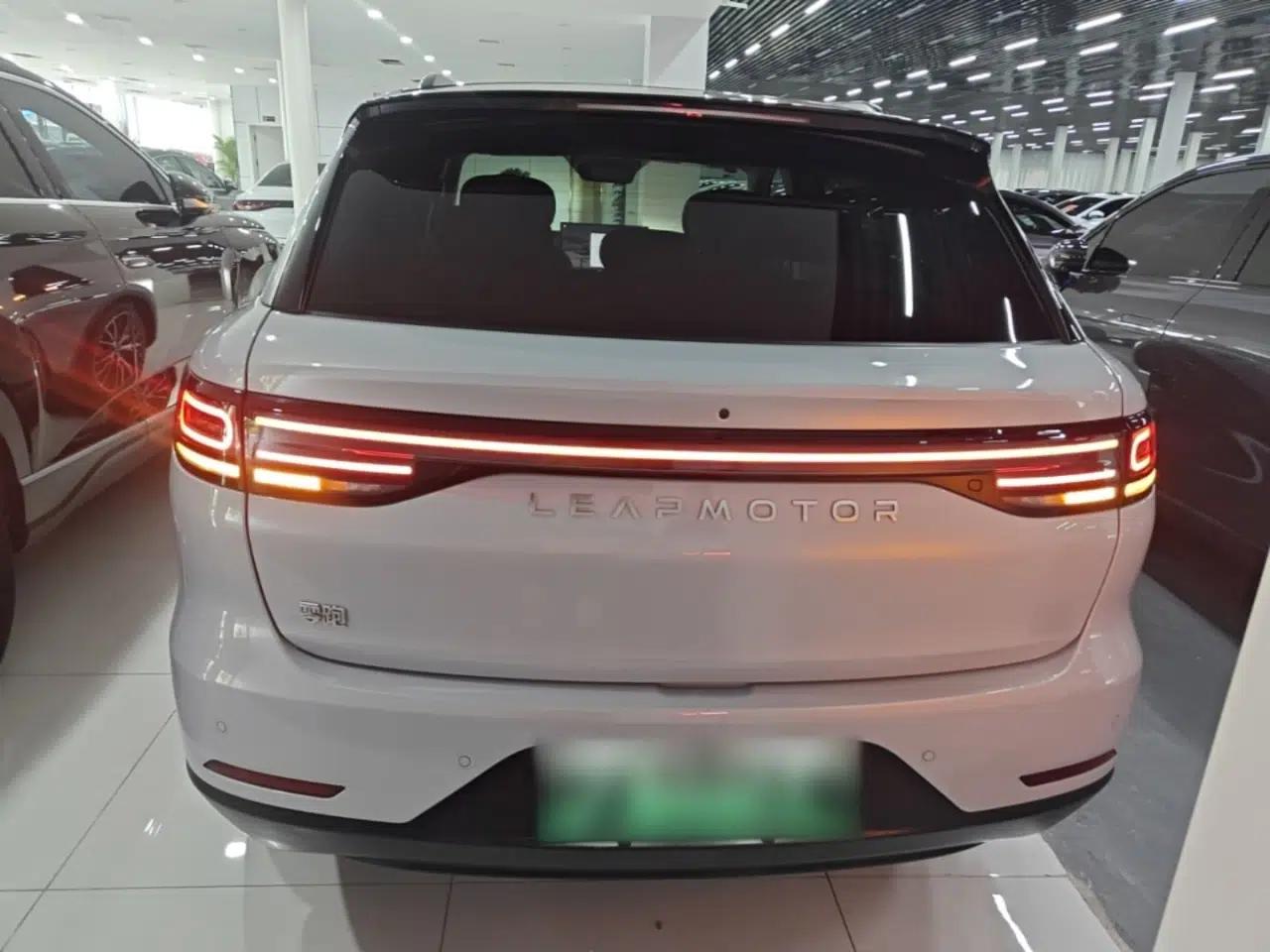 Leapmotor C11 2026 All-Electric 640 LiDAR Prestige Edition — миниатюра 5