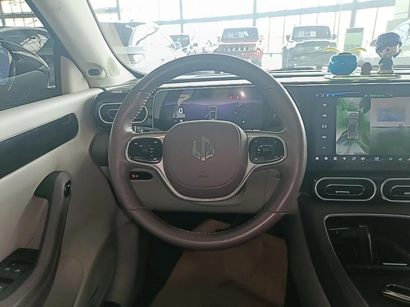 Leapmotor C11 2023 Range-Extended 180 Comfort Edition — миниатюра 13