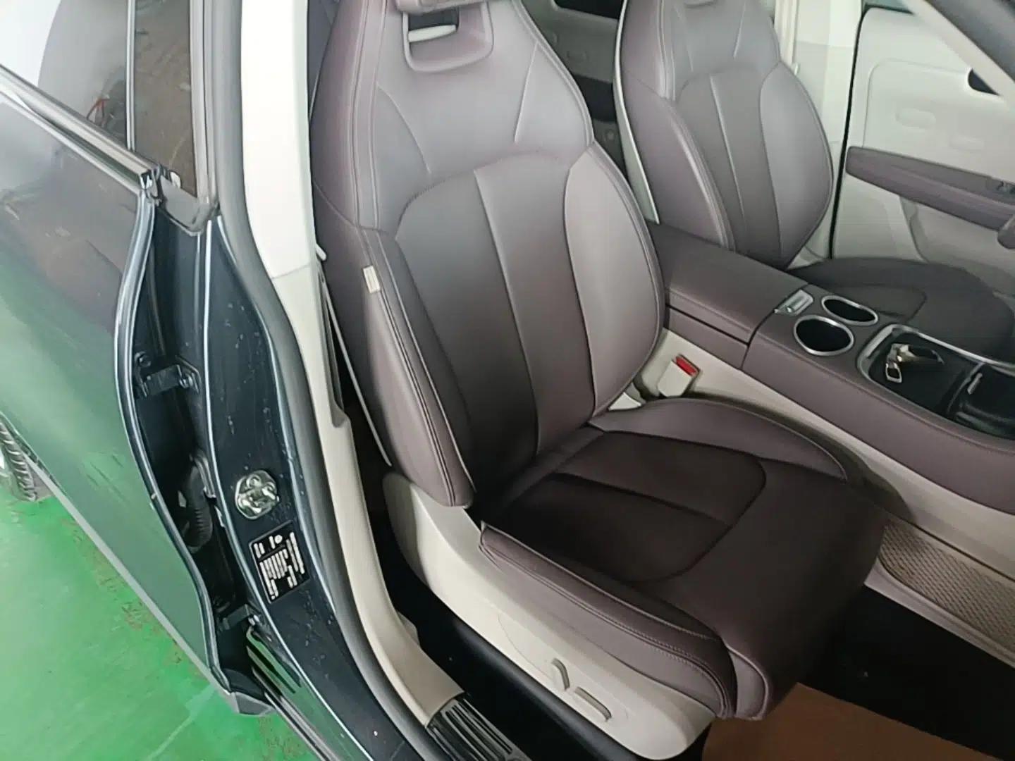 Leapmotor C11 2023 Range-Extended 180 Comfort Edition — миниатюра 19