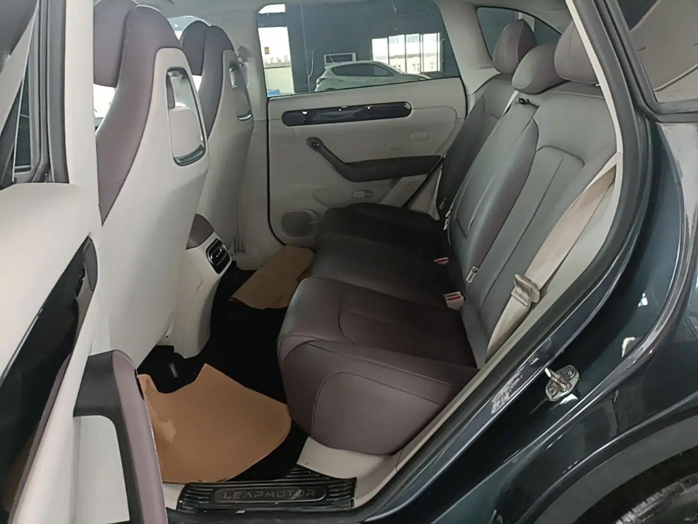 Leapmotor C11 2023 Range-Extended 180 Comfort Edition — миниатюра 20