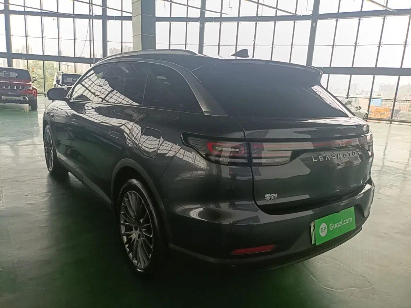 Leapmotor C11 2023 Range-Extended 180 Comfort Edition — миниатюра 4