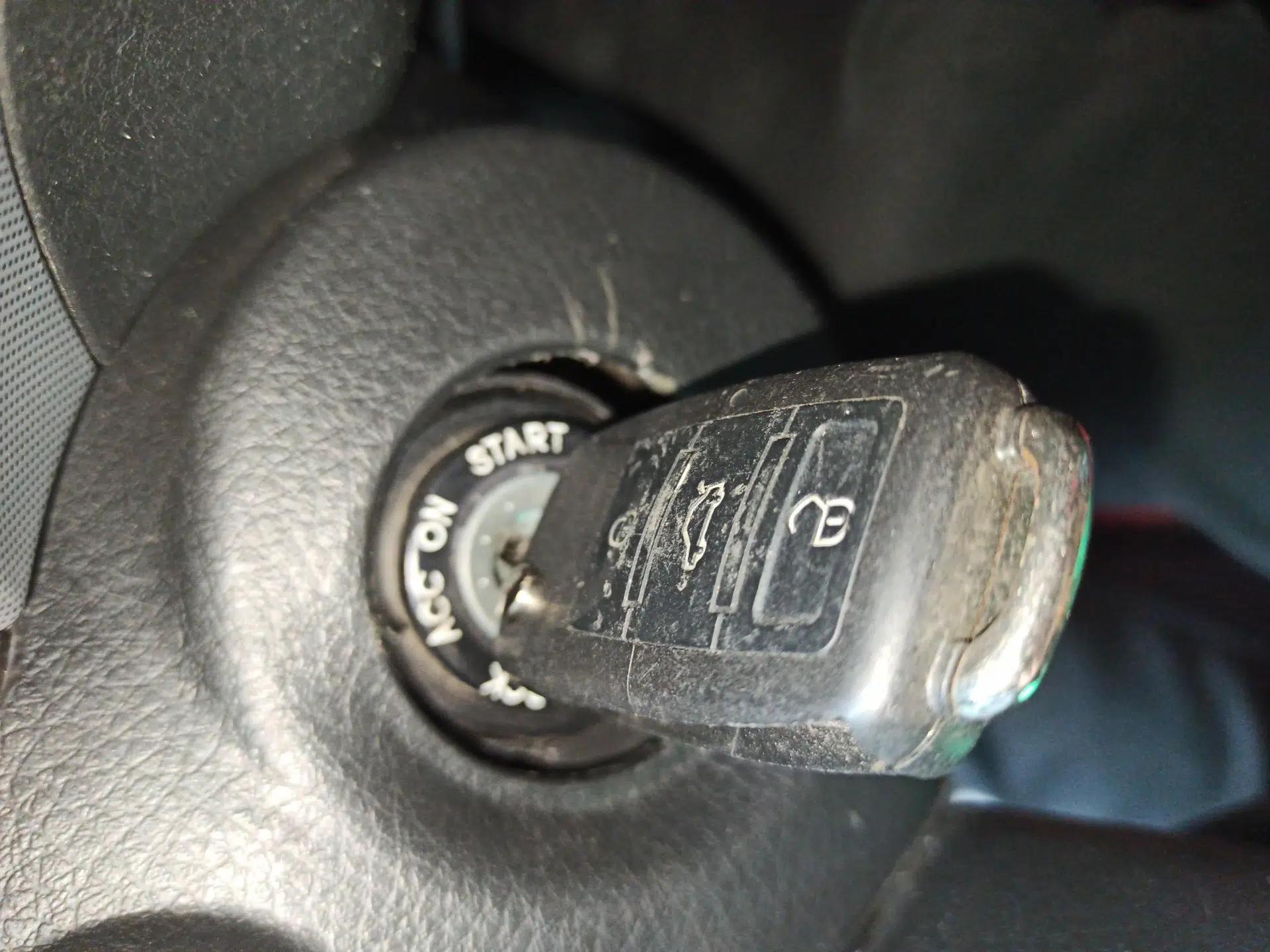 Kia Sorento 2013 2.4L 7-Seater Gasoline Comfort Version China IV Standard — миниатюра 19