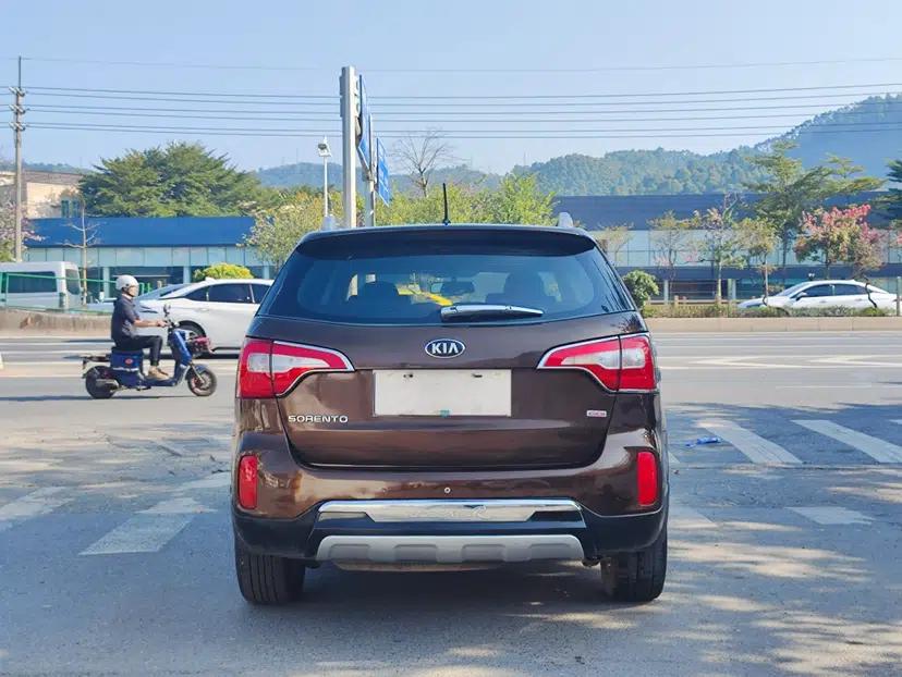 Kia Sorento 2013 2.4L 7-Seater Gasoline Comfort Version China IV Standard — миниатюра 5