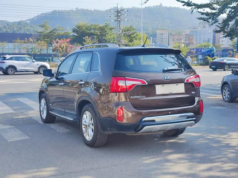 Kia Sorento 2013 2.4L 7-Seater Gasoline Comfort Version China IV Standard — миниатюра 6
