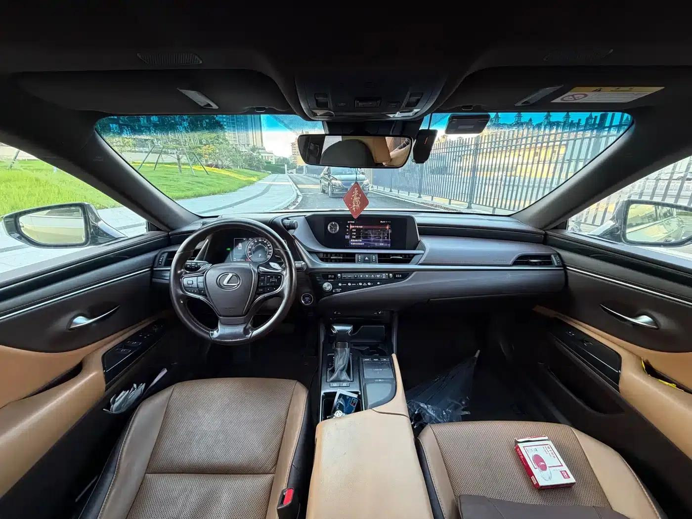 Lexus ES 2021 300h Premium Edition — миниатюра 6