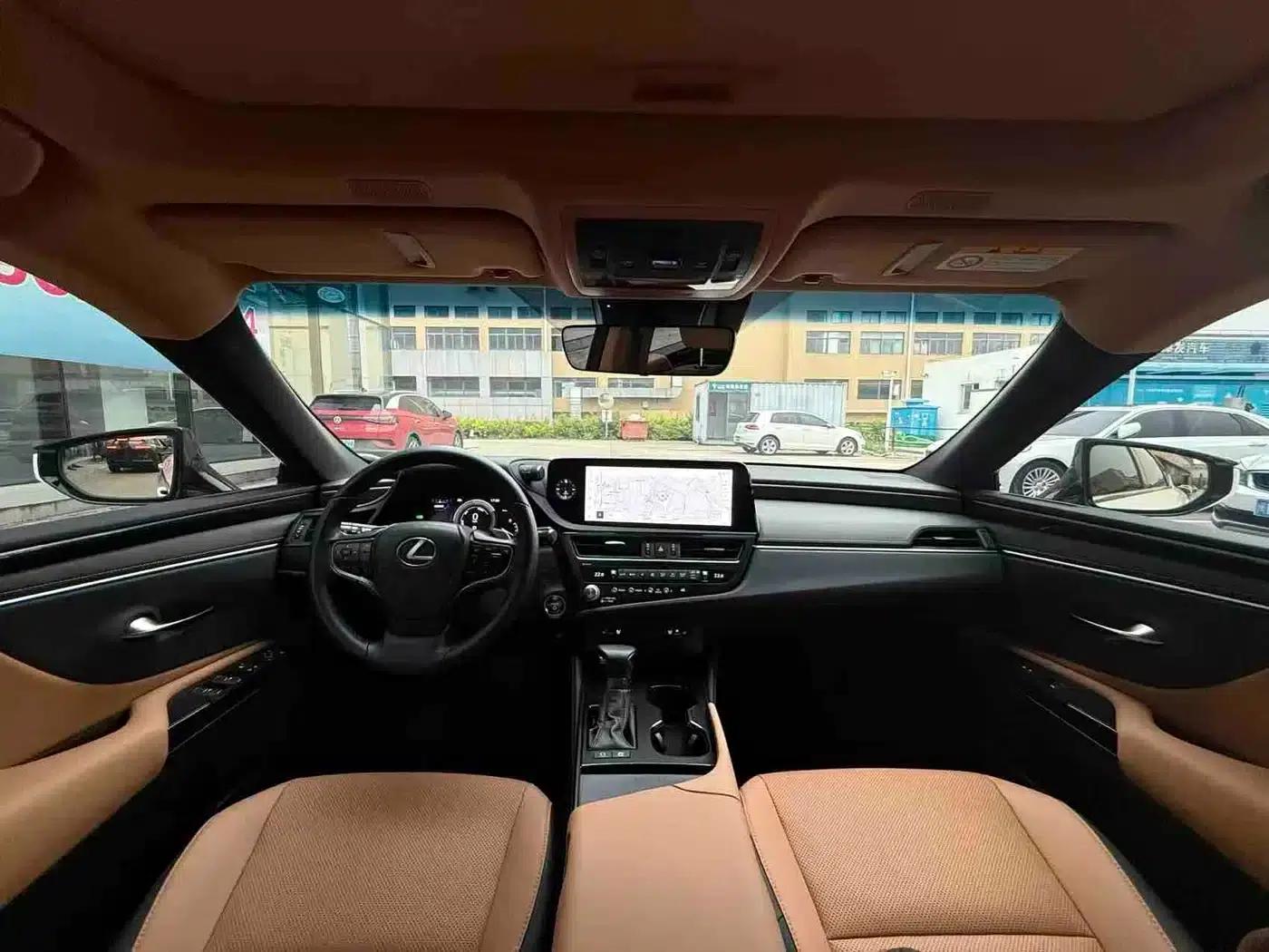 Lexus ES 2022 300h Premium Edition — миниатюра 5
