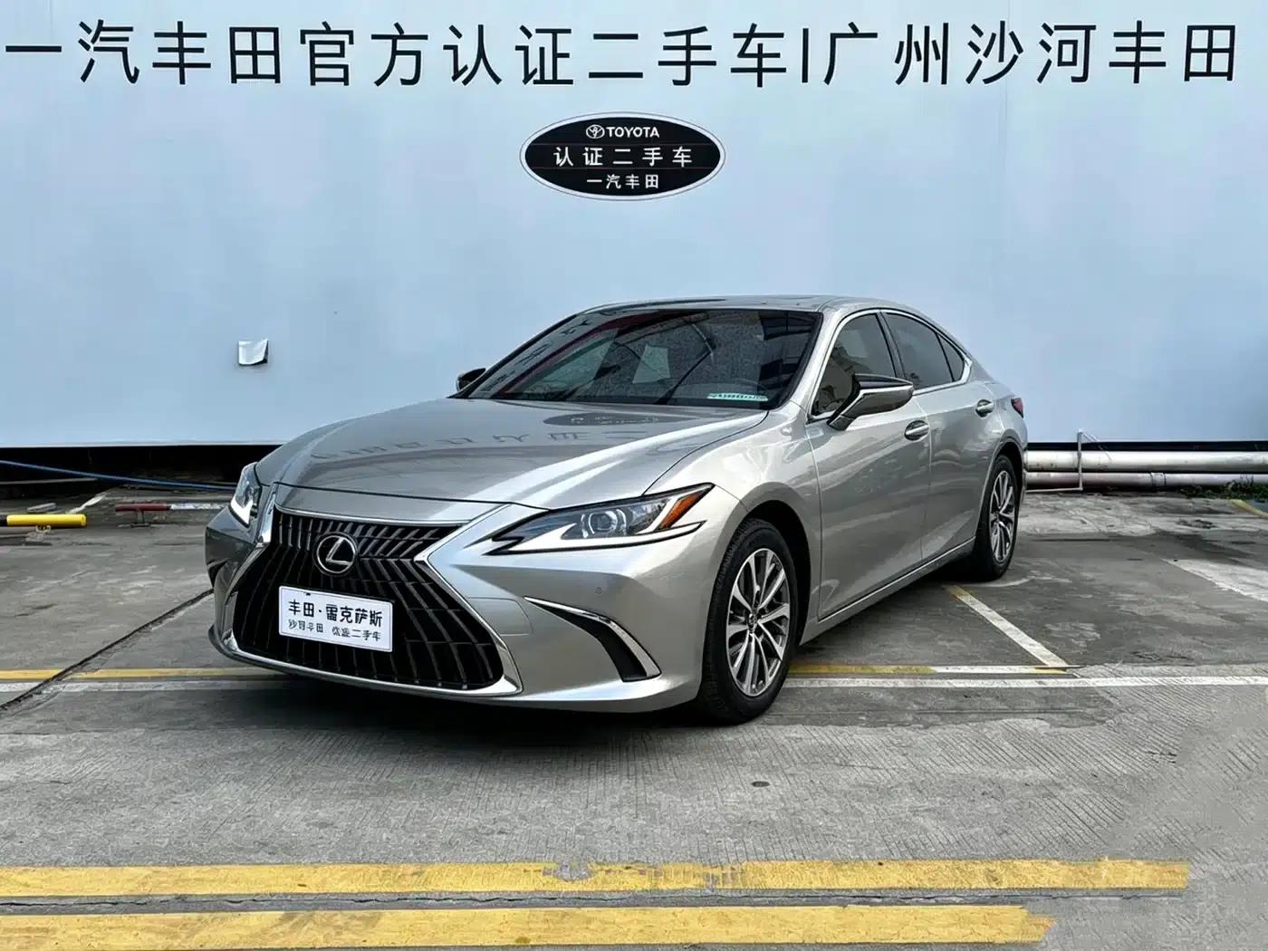 Lexus ES 2022 300h Premium Edition — миниатюра 1