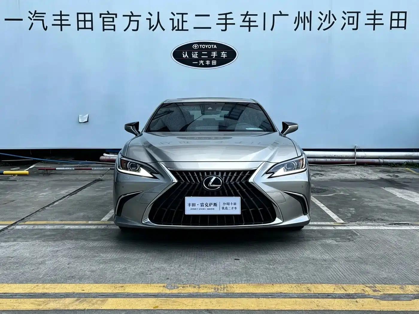 Lexus ES 2022 300h Premium Edition — миниатюра 2
