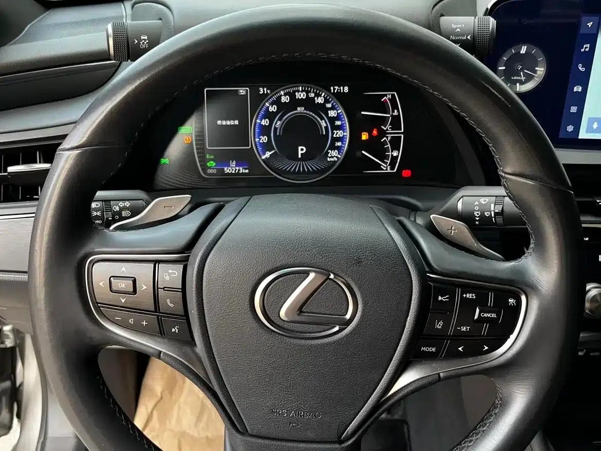 Lexus ES 2022 300h Premium Edition — миниатюра 17