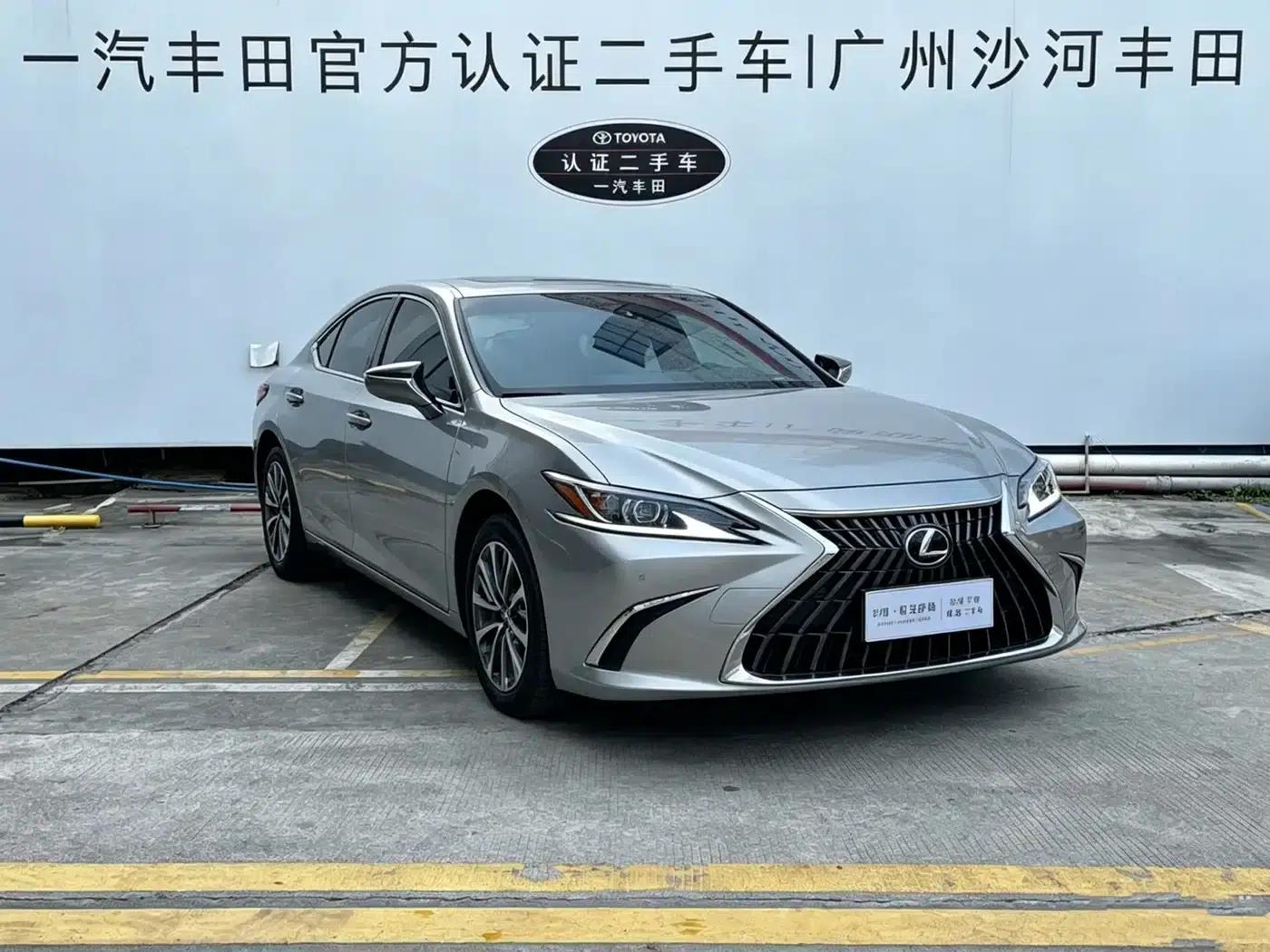 Lexus ES 2022 300h Premium Edition — миниатюра 3