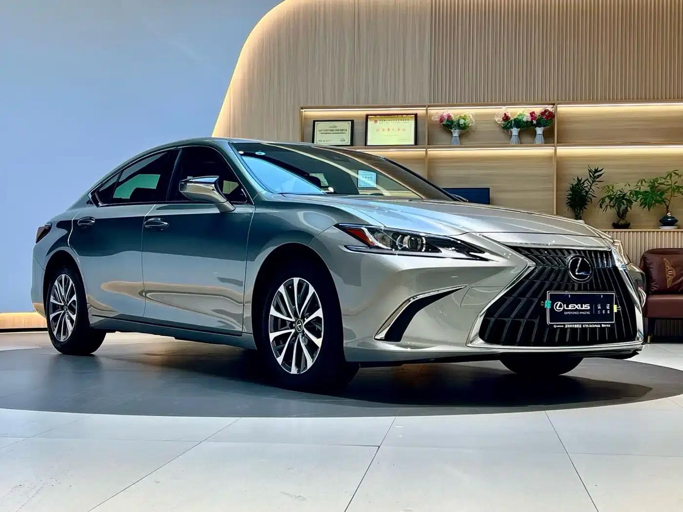 Lexus ES 2023 200 Premium Edition — миниатюра 3