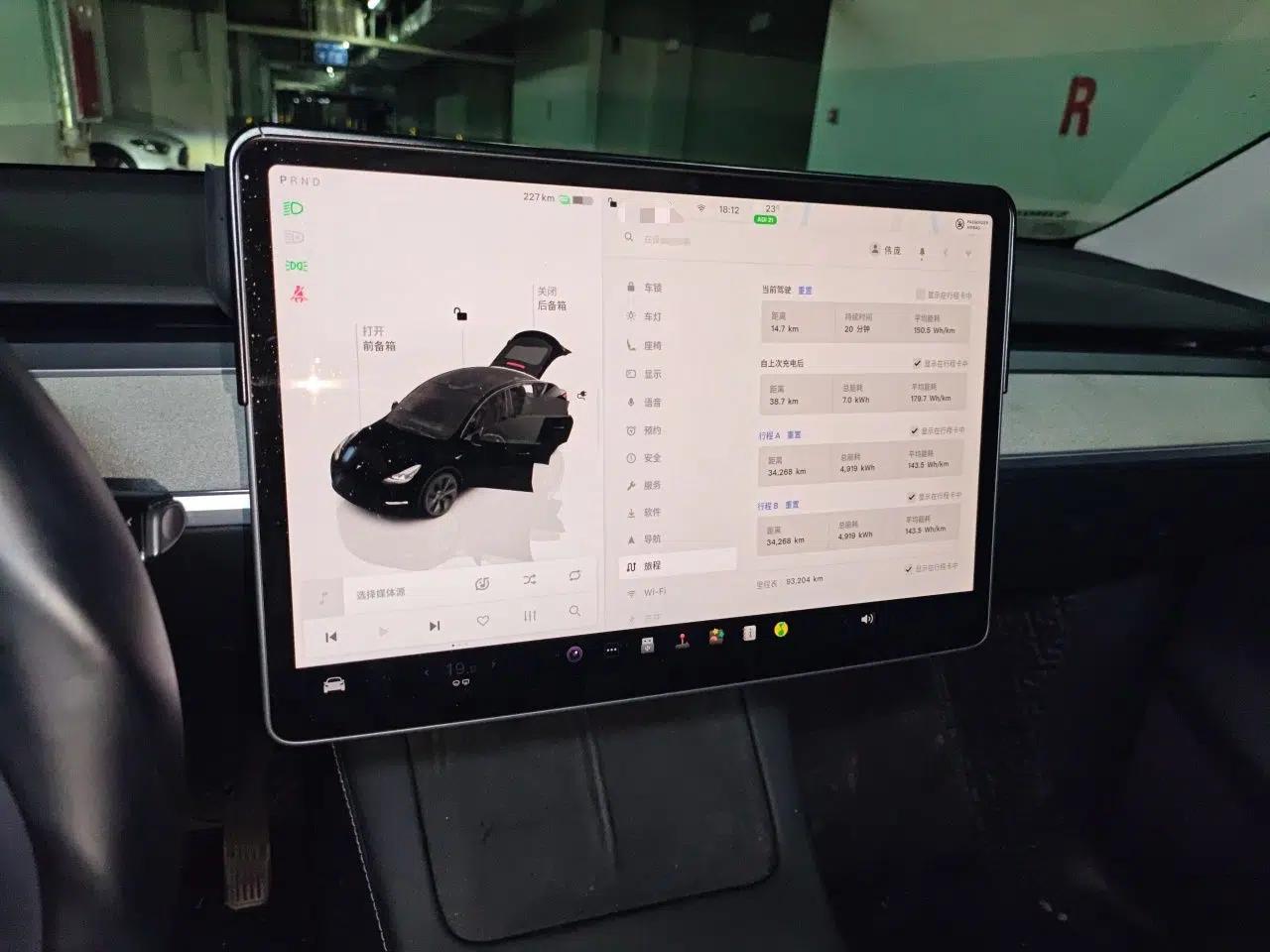 Tesla Model Y 2023 Rear-Wheel-Drive Version — миниатюра 11