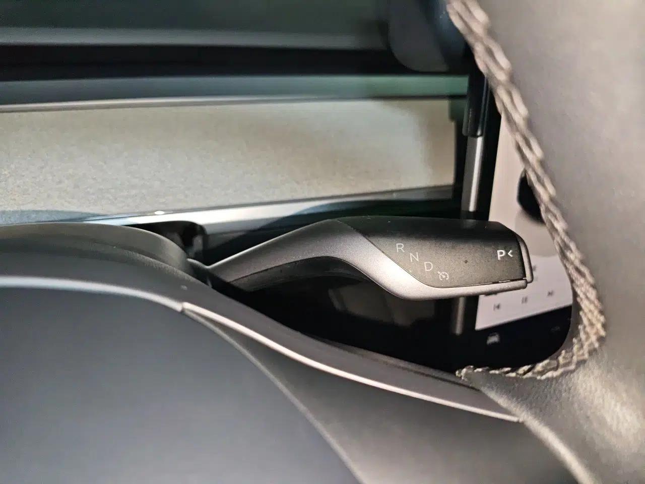 Tesla Model Y 2023 Rear-Wheel-Drive Version — миниатюра 14