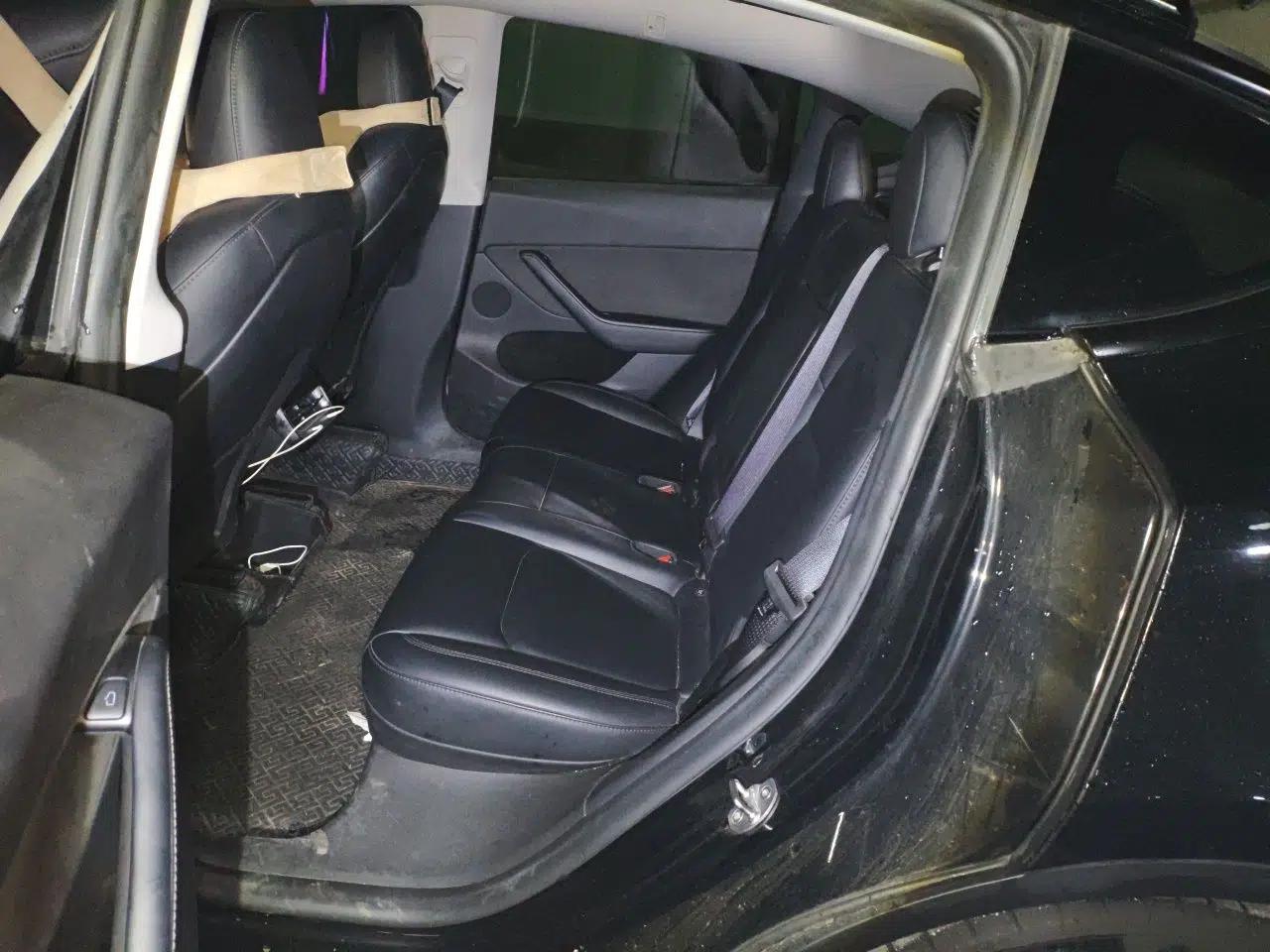Tesla Model Y 2023 Rear-Wheel-Drive Version — миниатюра 17
