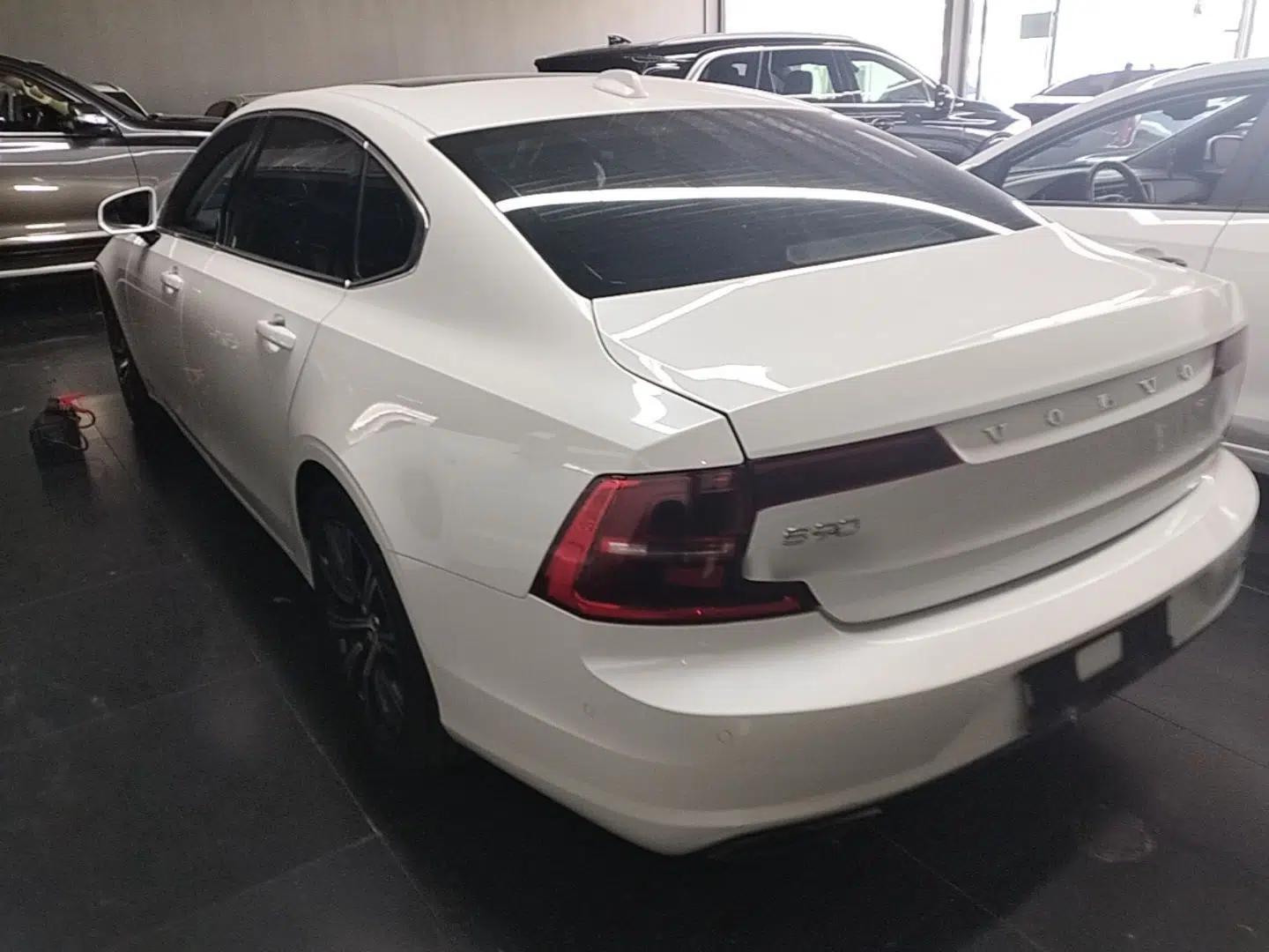Volvo S90 2018 T4 Zhiyuan Edition — миниатюра 13