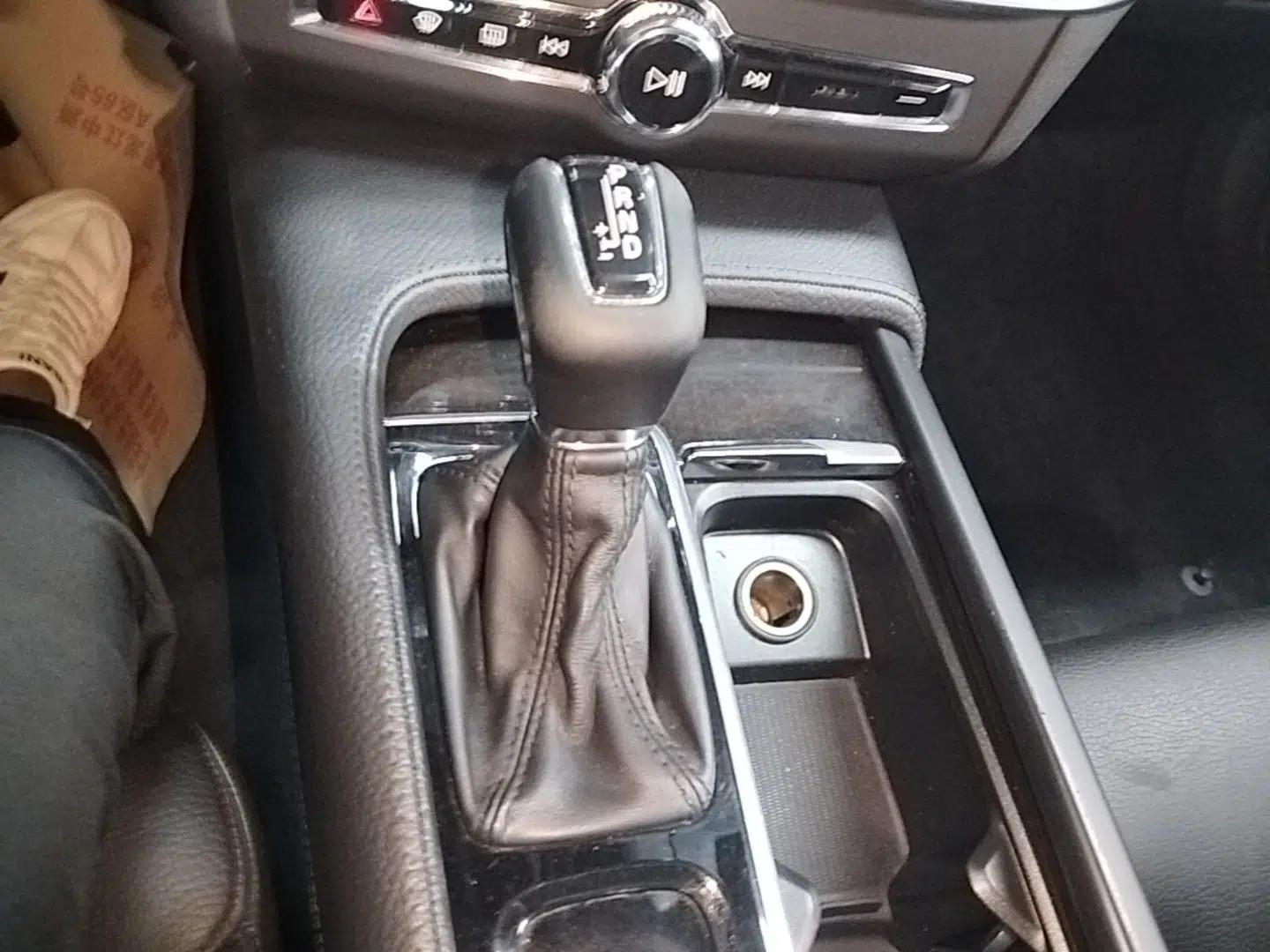 Volvo S90 2018 T4 Zhiyuan Edition — миниатюра 21