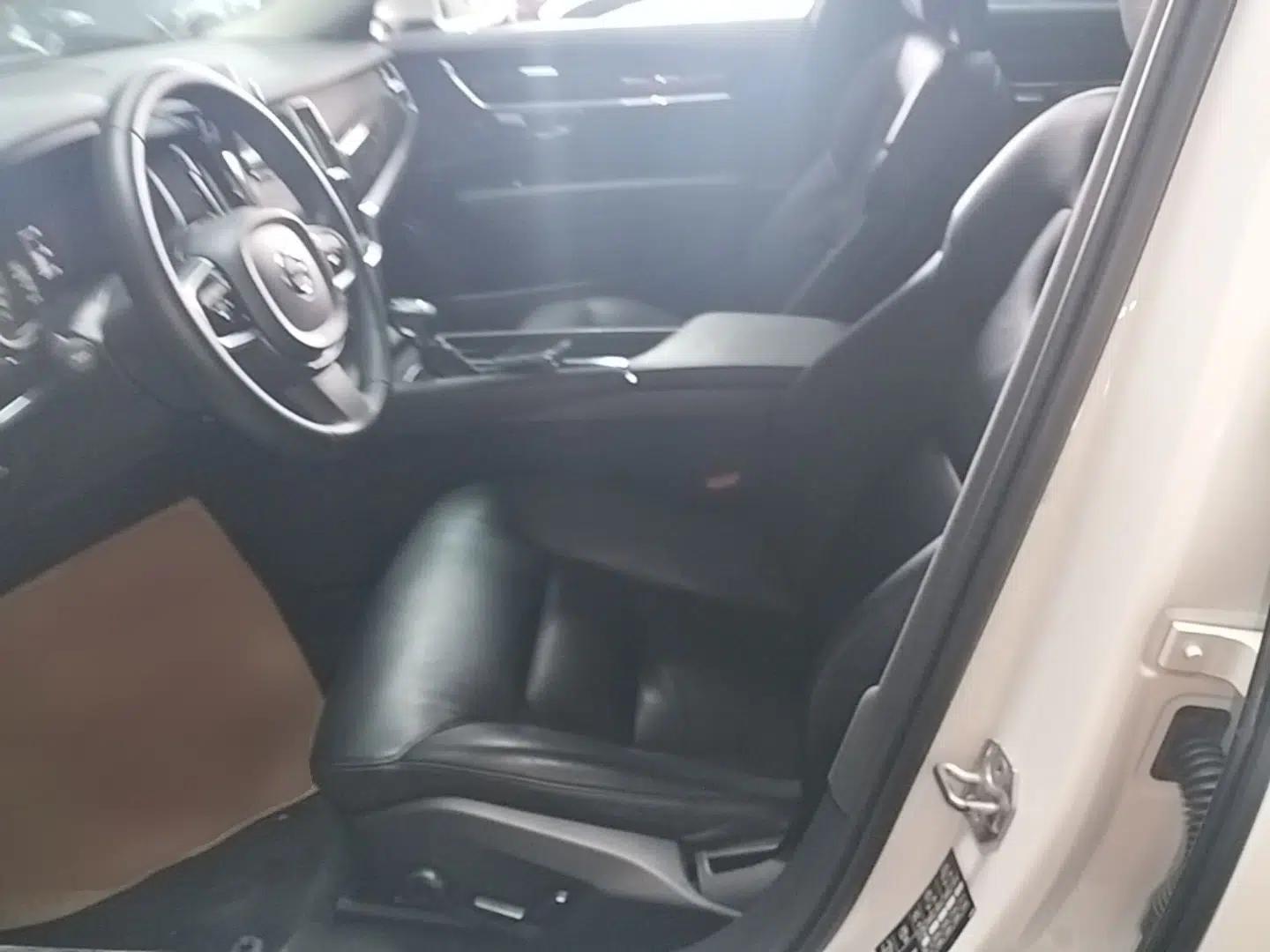 Volvo S90 2018 T4 Zhiyuan Edition — миниатюра 22