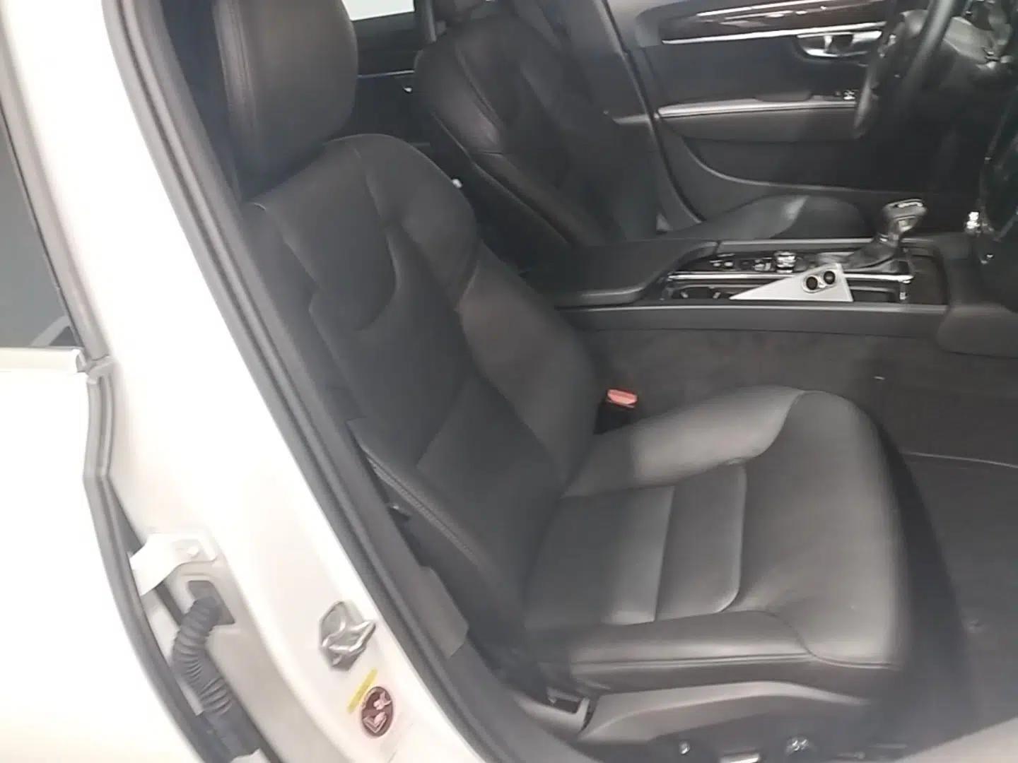 Volvo S90 2018 T4 Zhiyuan Edition — миниатюра 24