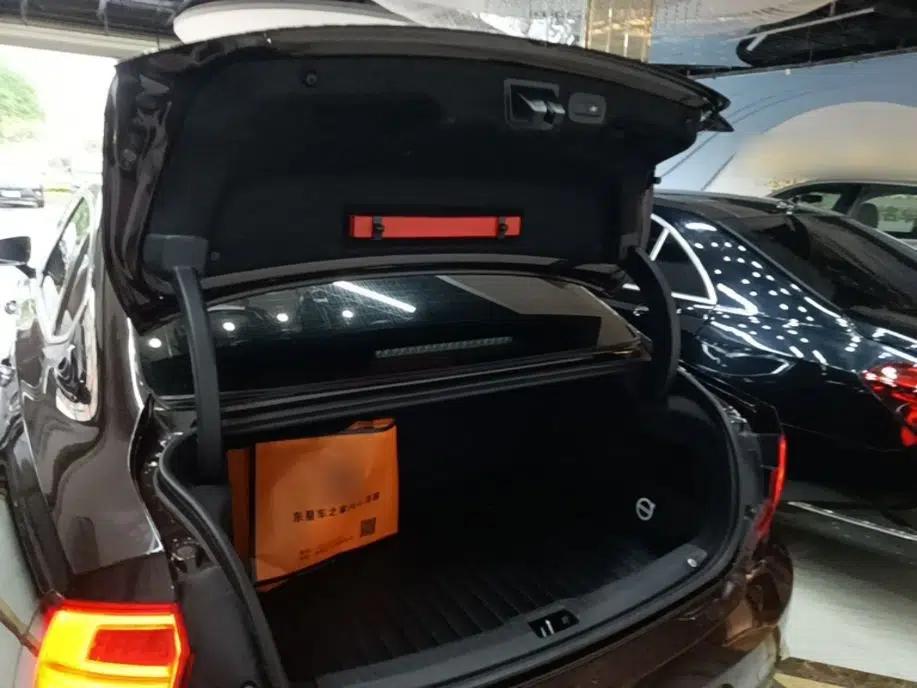 Volvo S90 2019 T5 Zhiyi Edition — миниатюра 22
