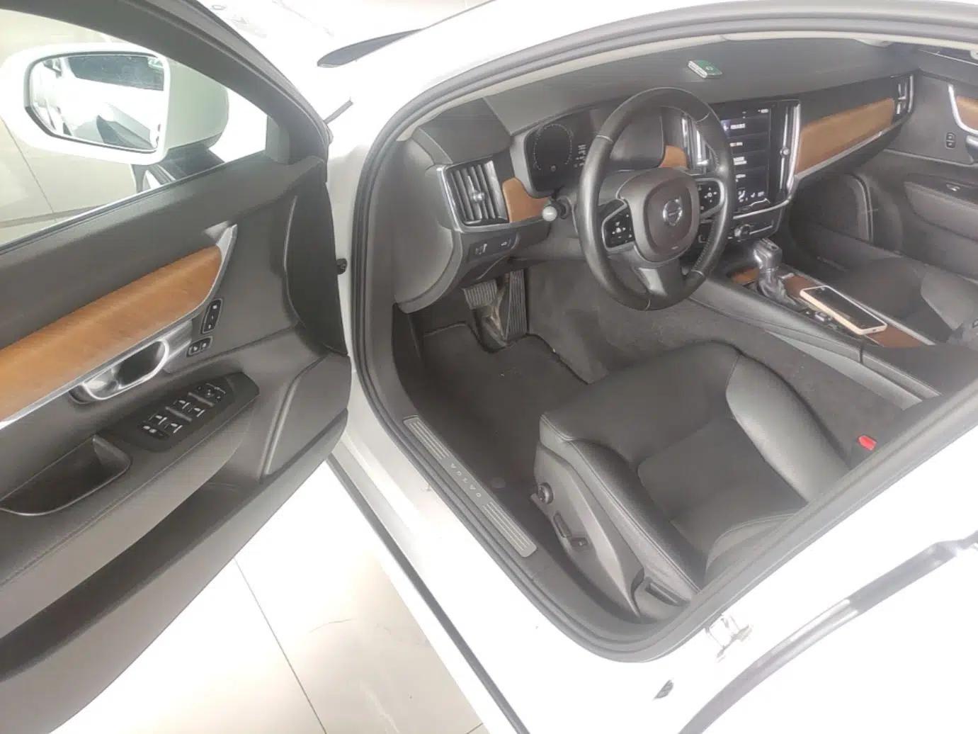 Volvo S90 2019 T5 Zhiyi Edition — миниатюра 18