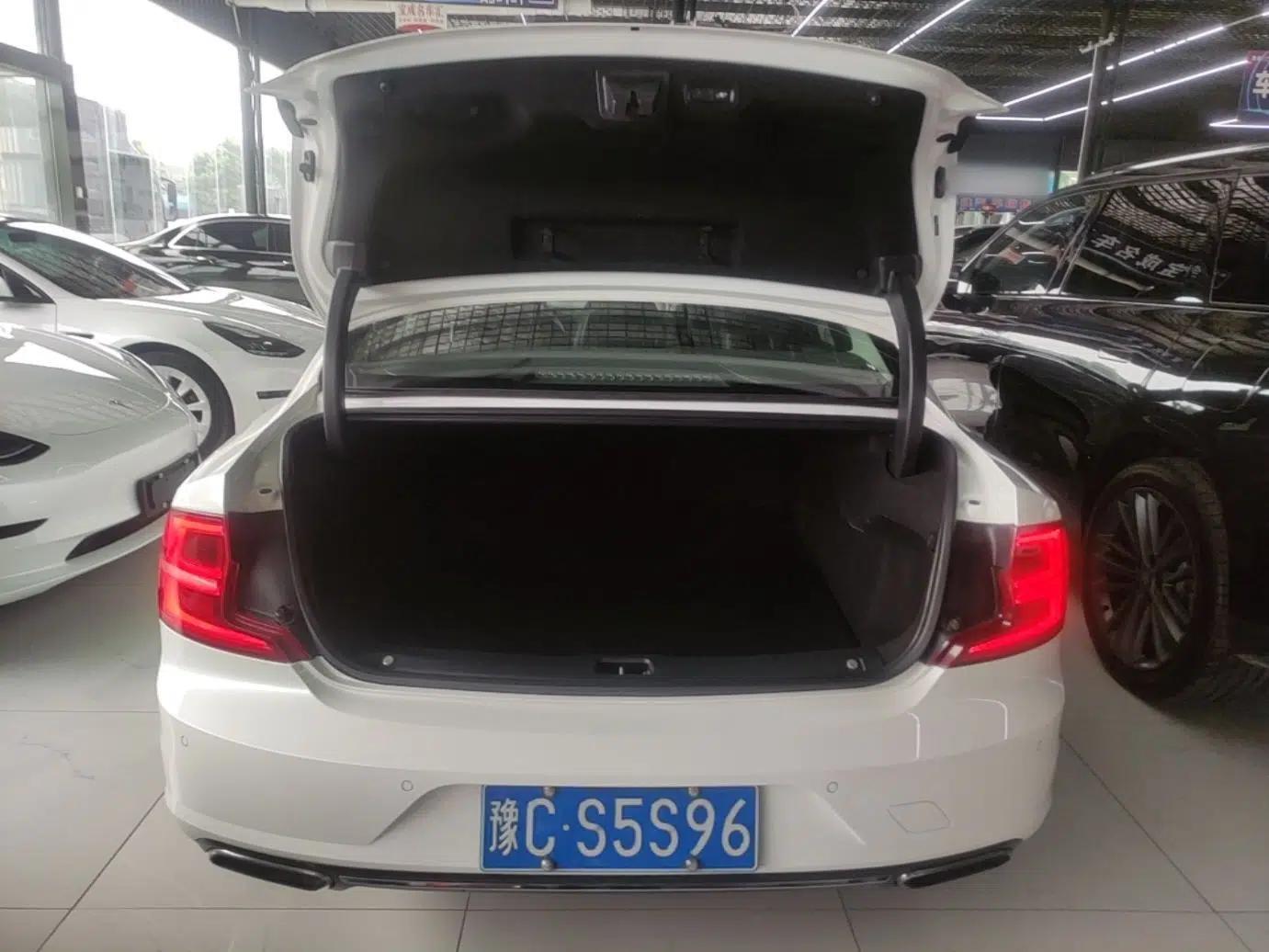 Volvo S90 2019 T5 Zhiyi Edition — миниатюра 22