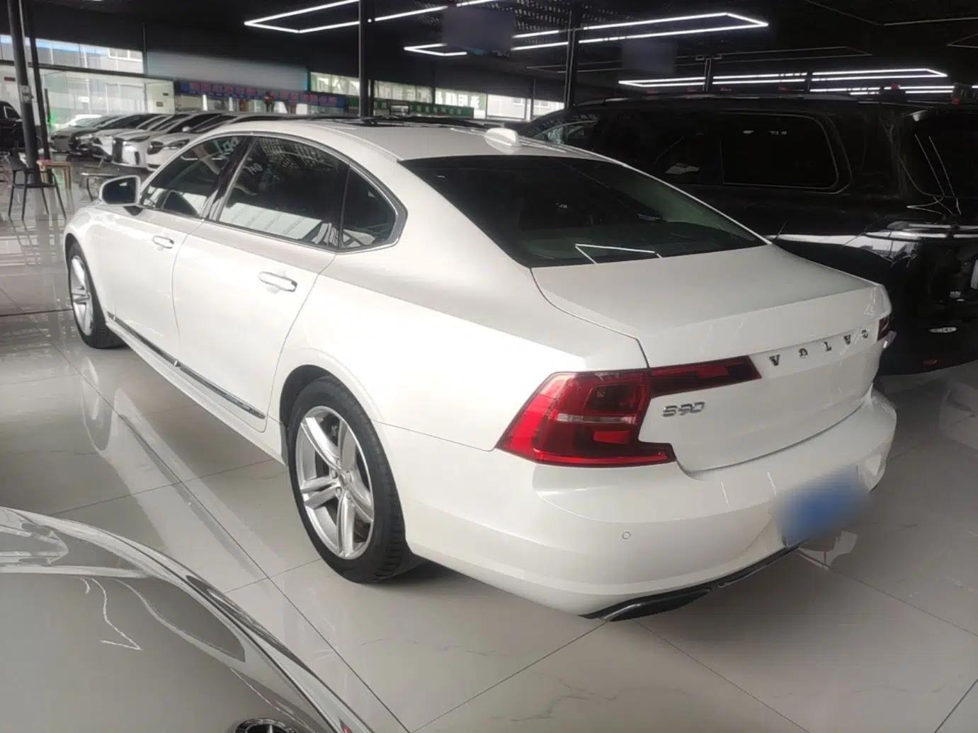 Volvo S90 2019 T5 Zhiyi Edition — миниатюра 4