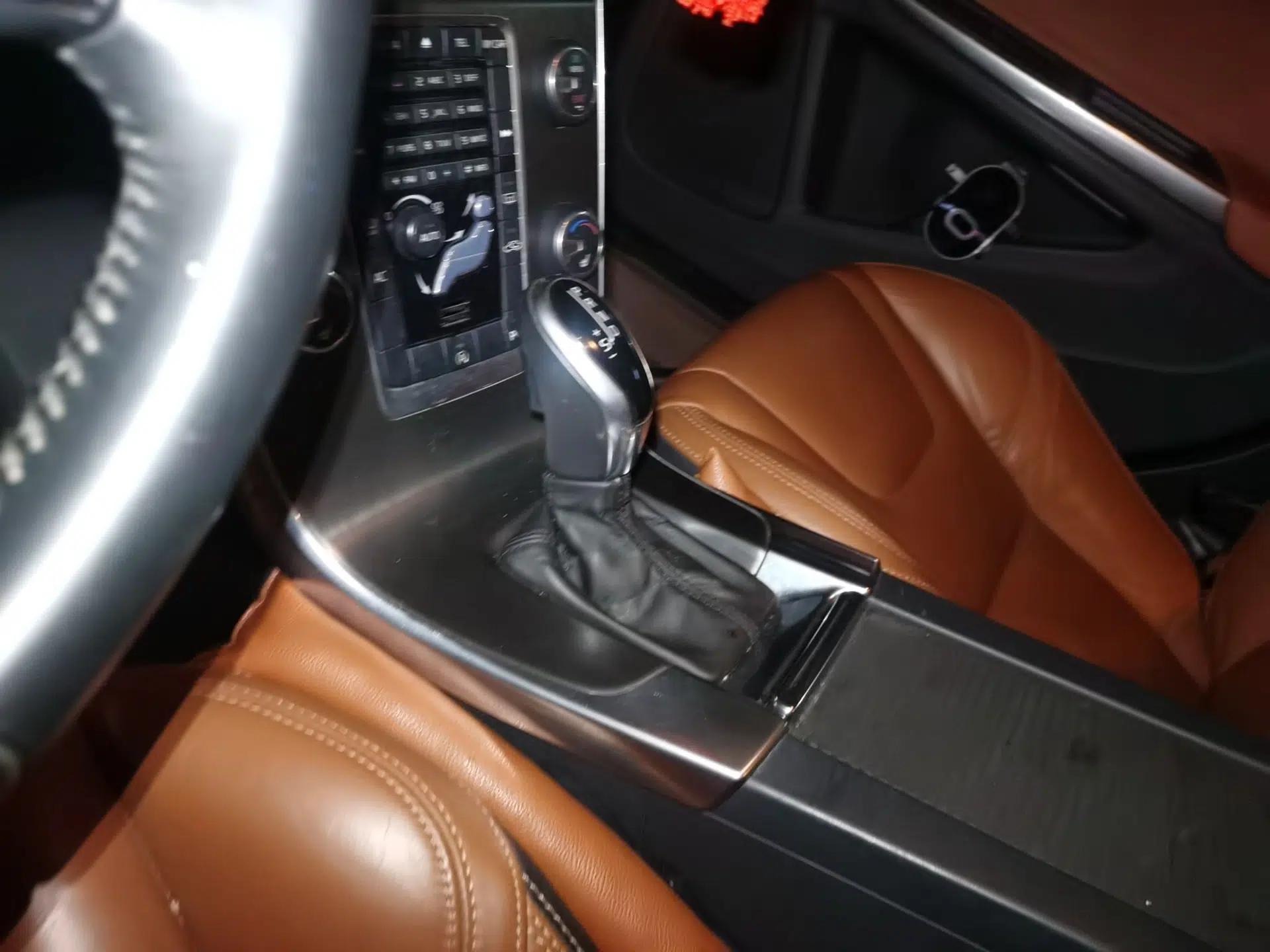 Volvo S60 2014 T5 Zhiya Edition — миниатюра 14