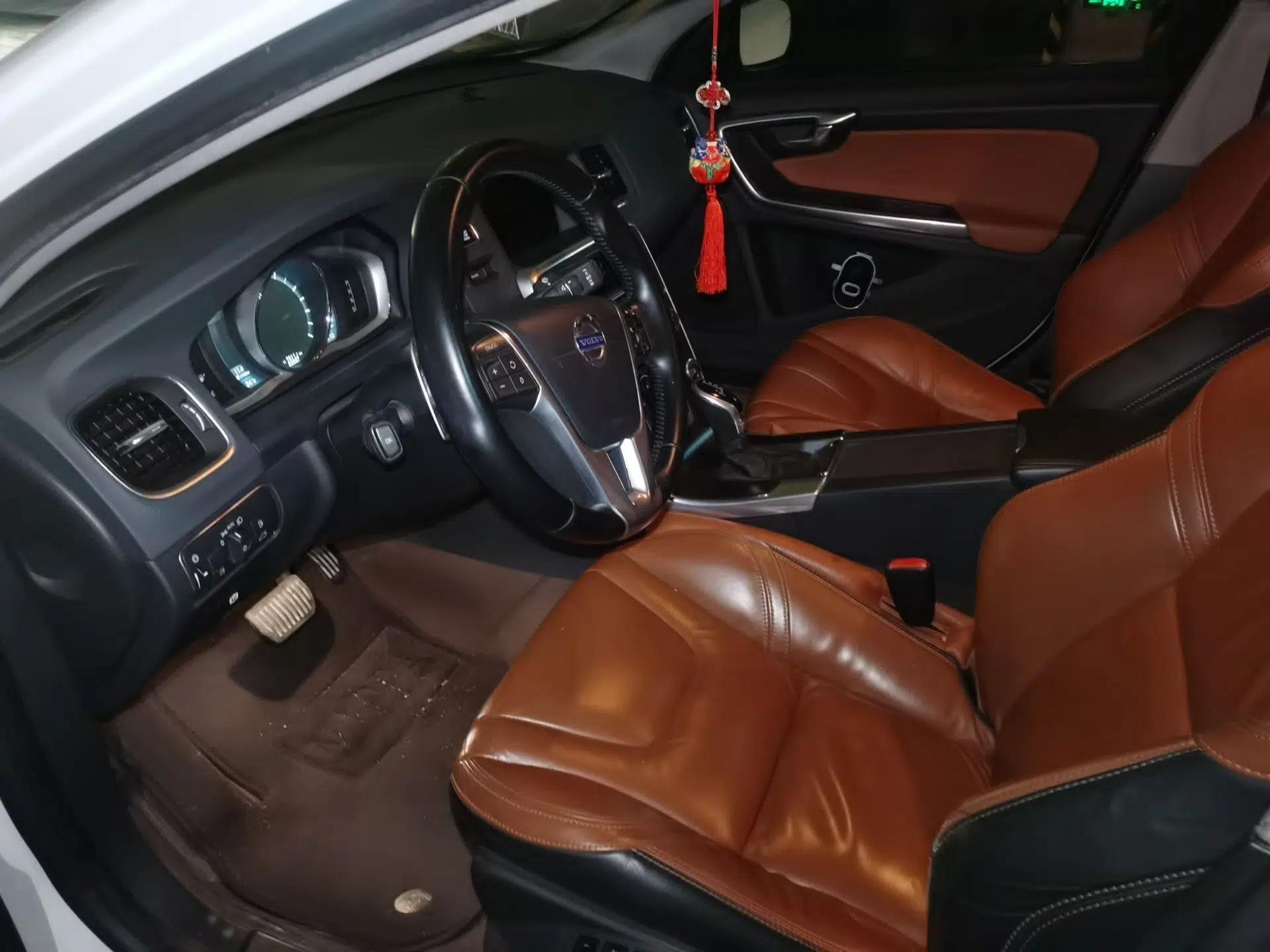 Volvo S60 2014 T5 Zhiya Edition — миниатюра 15