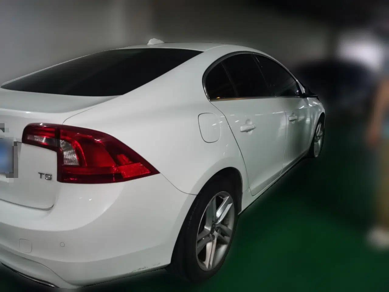 Volvo S60 2014 T5 Zhiya Edition — миниатюра 6