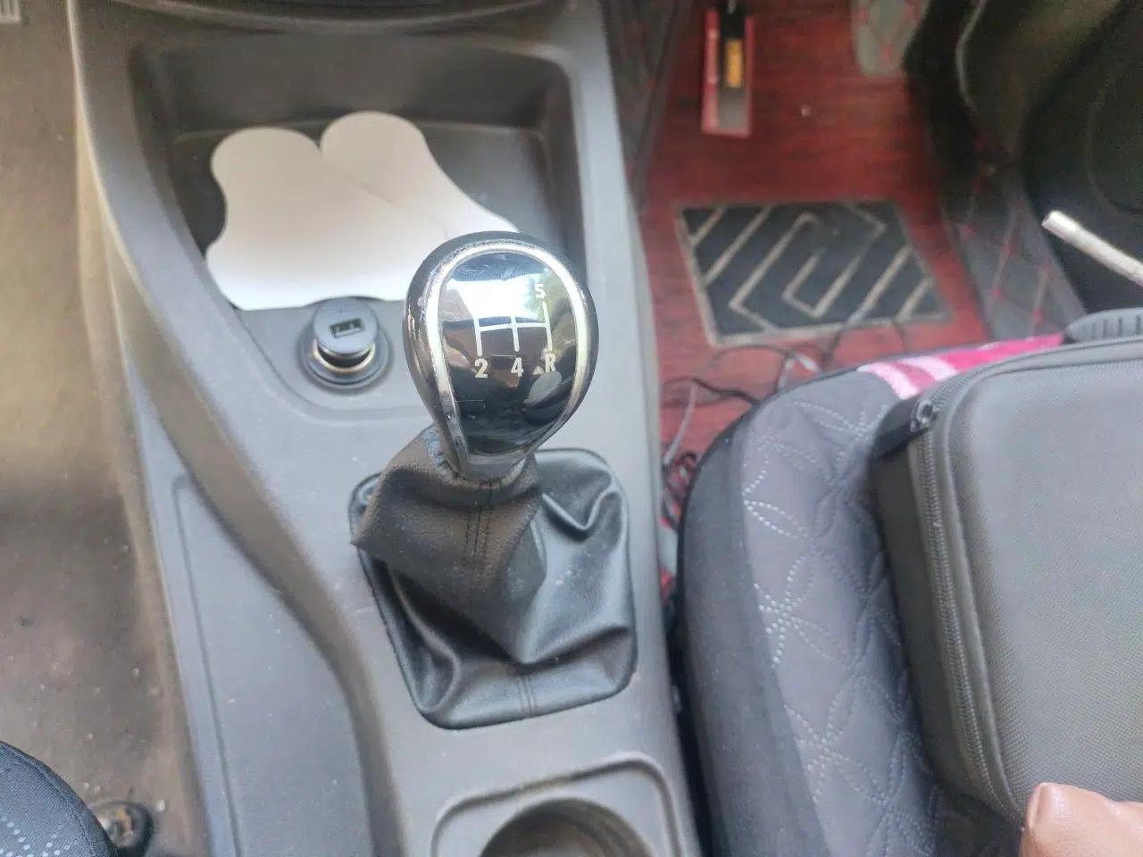 Wuling Hongguang 2016 1.5L Restyled S Comfort Version — миниатюра 14