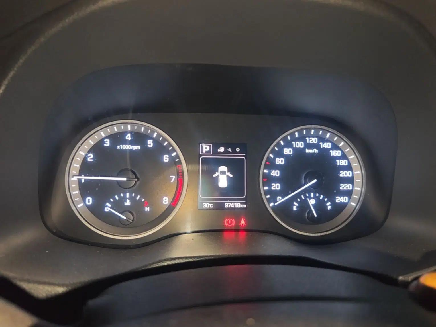 Hyundai Tucson 2018 1.6T Dual-Clutch Two-Wheel Drive 15th Anniversary Special Edition — миниатюра 11