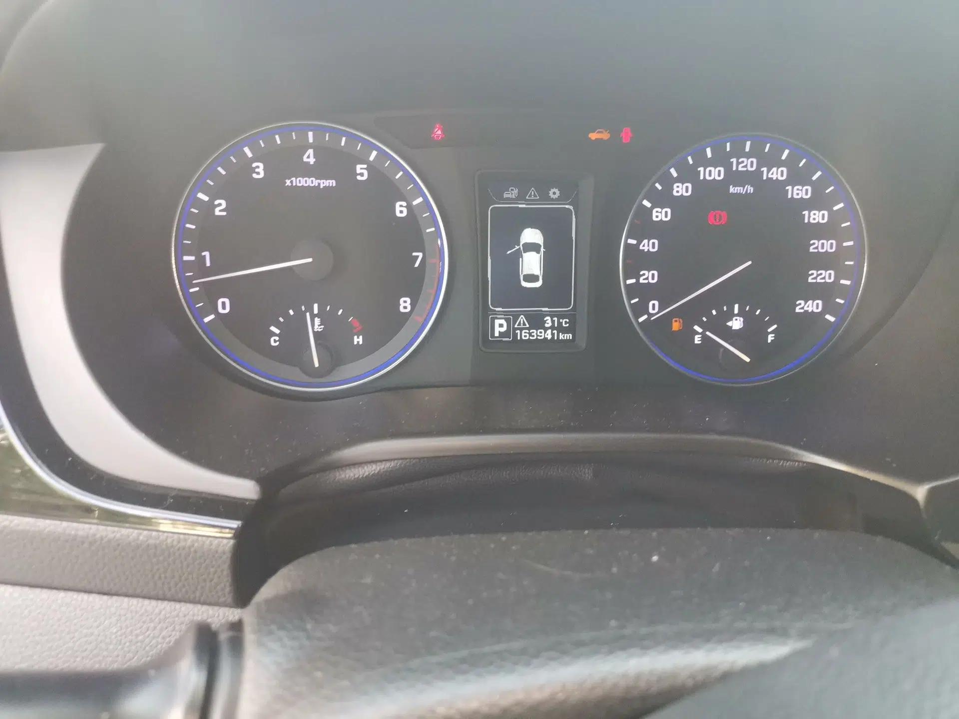 Hyundai Mistra 2014 1.8L Automatic Smart GLS — миниатюра 12