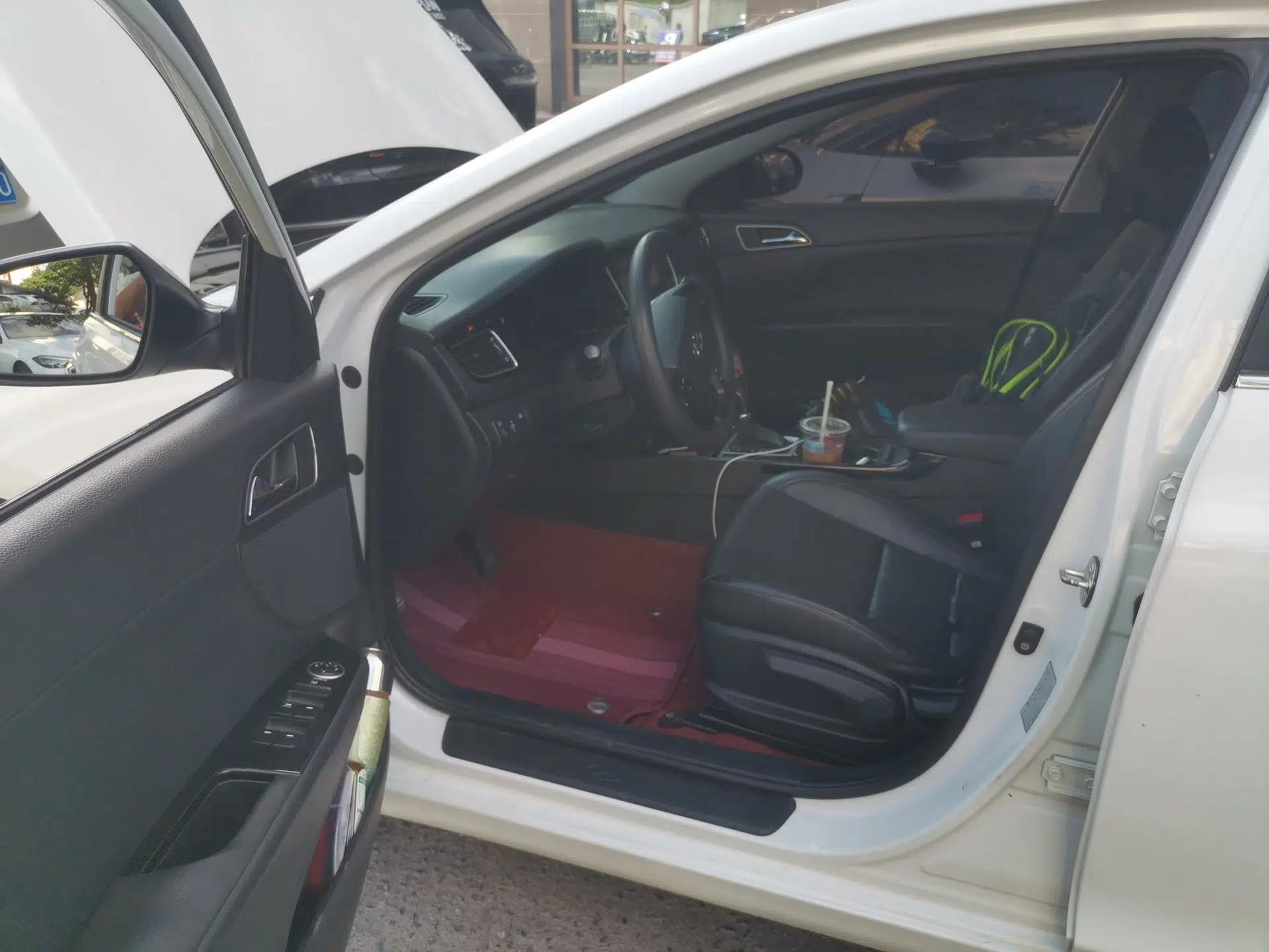 Hyundai Mistra 2014 1.8L Automatic Smart GLS — миниатюра 16