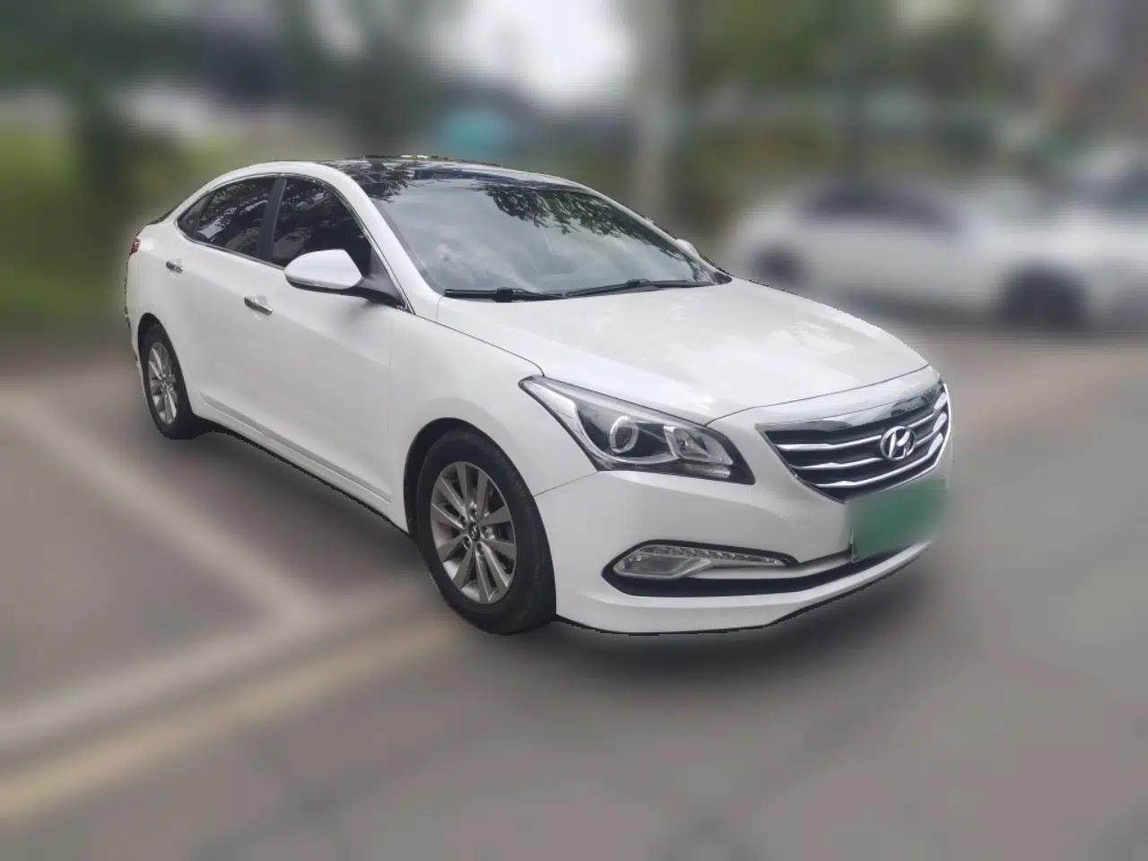 Hyundai Mistra 2014 1.8L Automatic Smart GLS — миниатюра 3