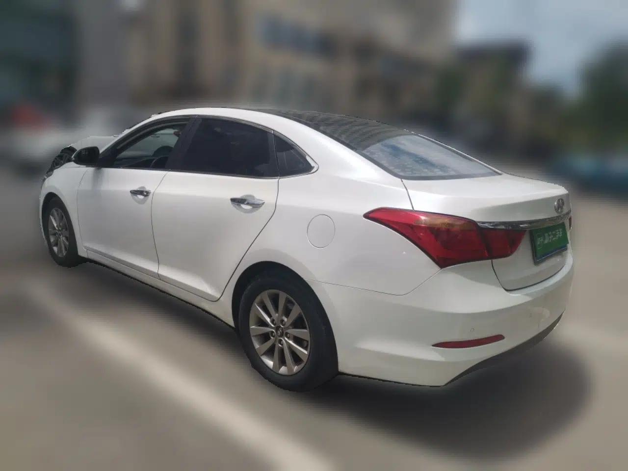 Hyundai Mistra 2014 1.8L Automatic Smart GLS — миниатюра 4