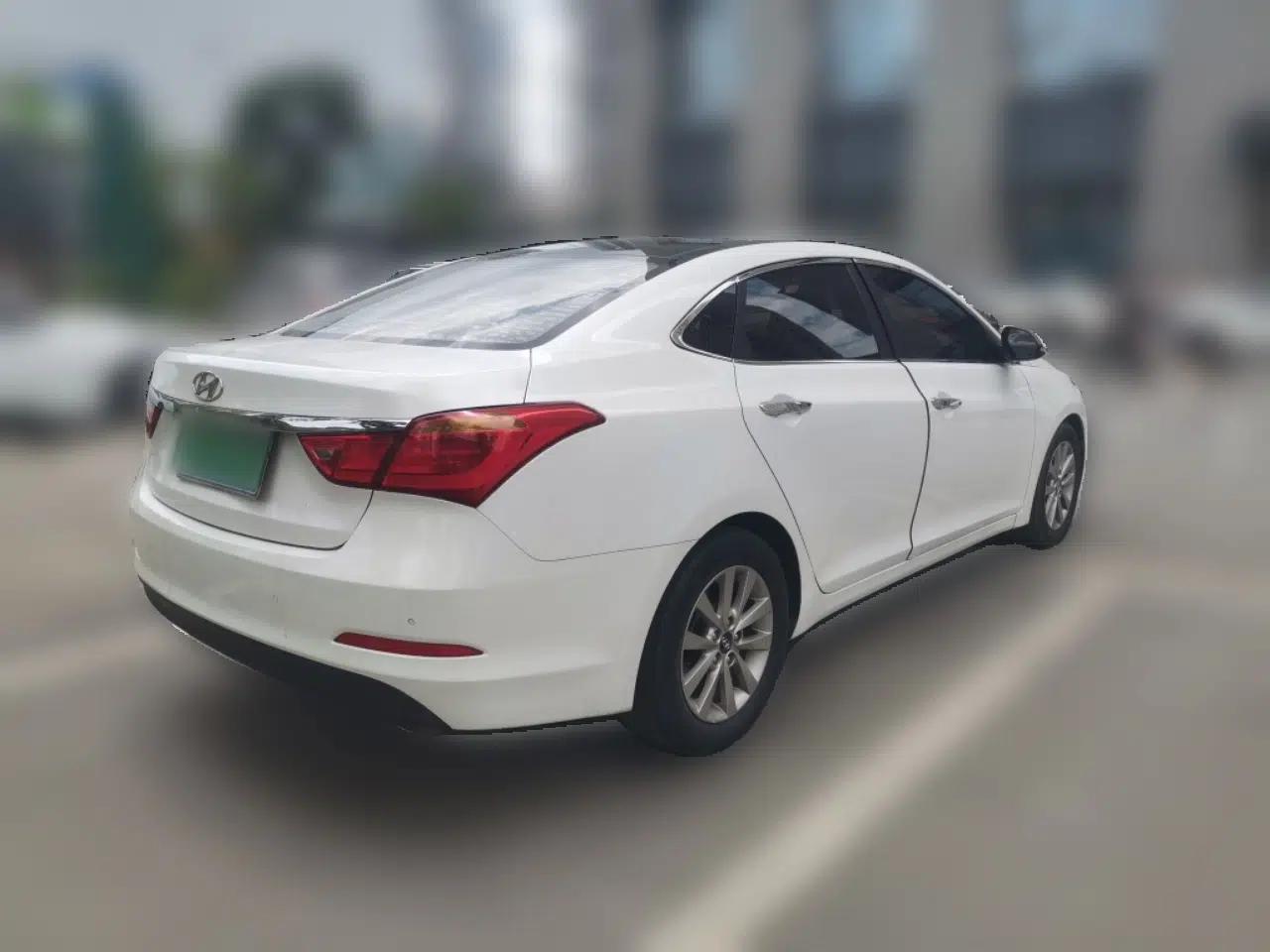 Hyundai Mistra 2014 1.8L Automatic Smart GLS — миниатюра 6