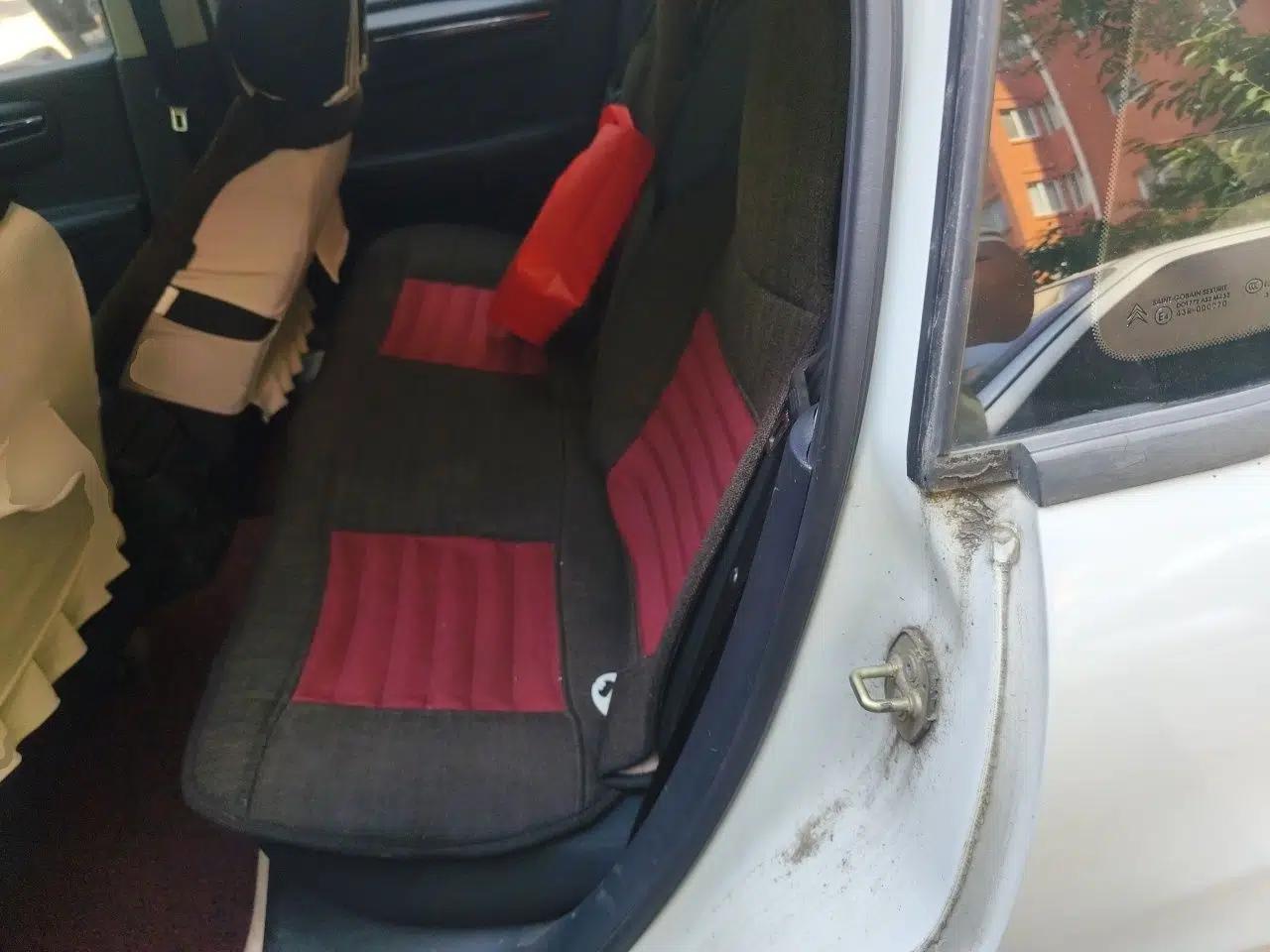 Citroen C-Quatre 2013 1.6L Manual Prestige CNG Model — миниатюра 17