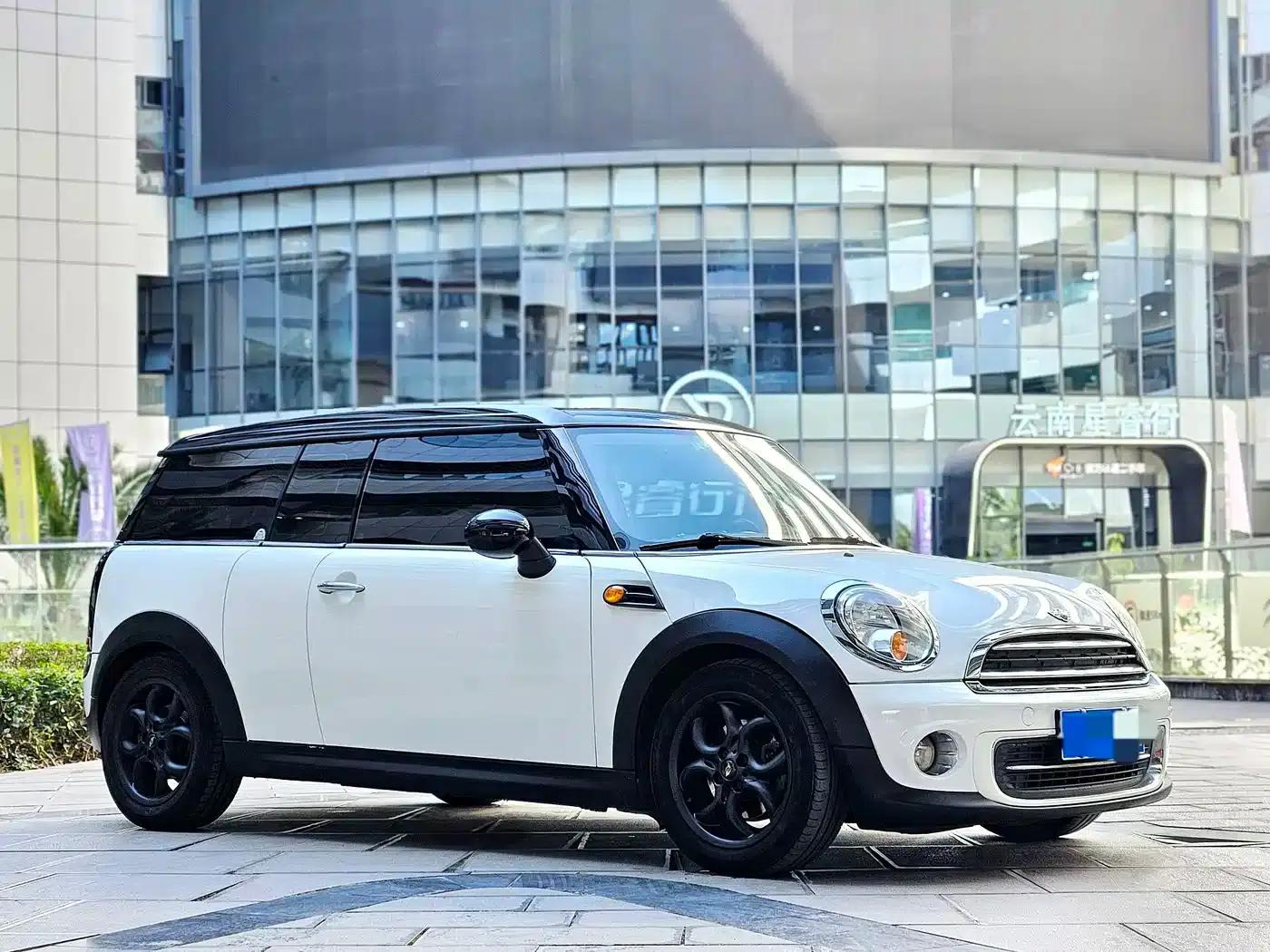 2011 MINI CLUBMAN 1.6L COOPER Fun — миниатюра 3