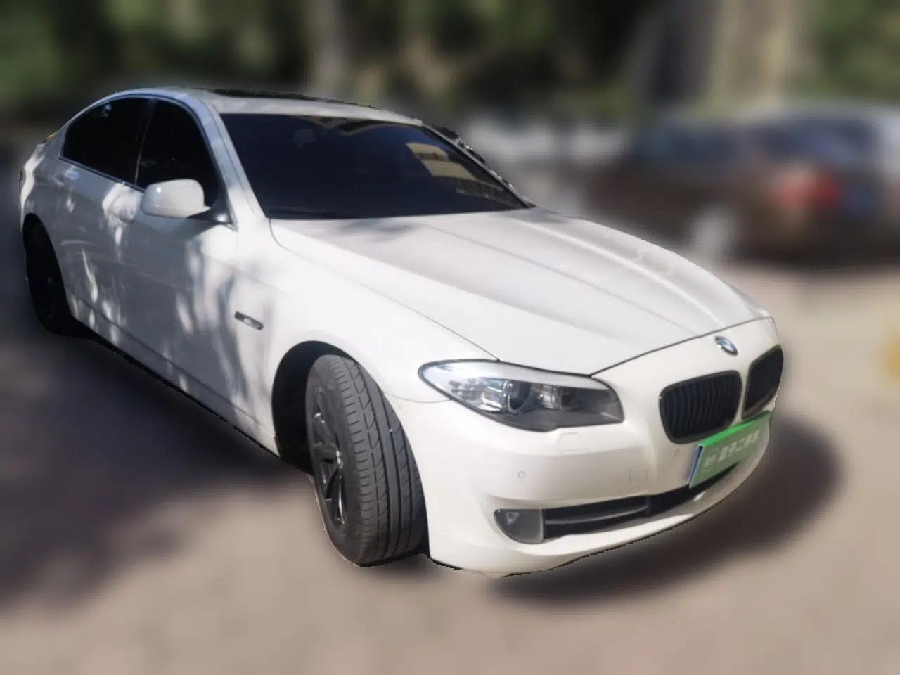 BMW 5 Series 2011 523i Leading Model — миниатюра 3