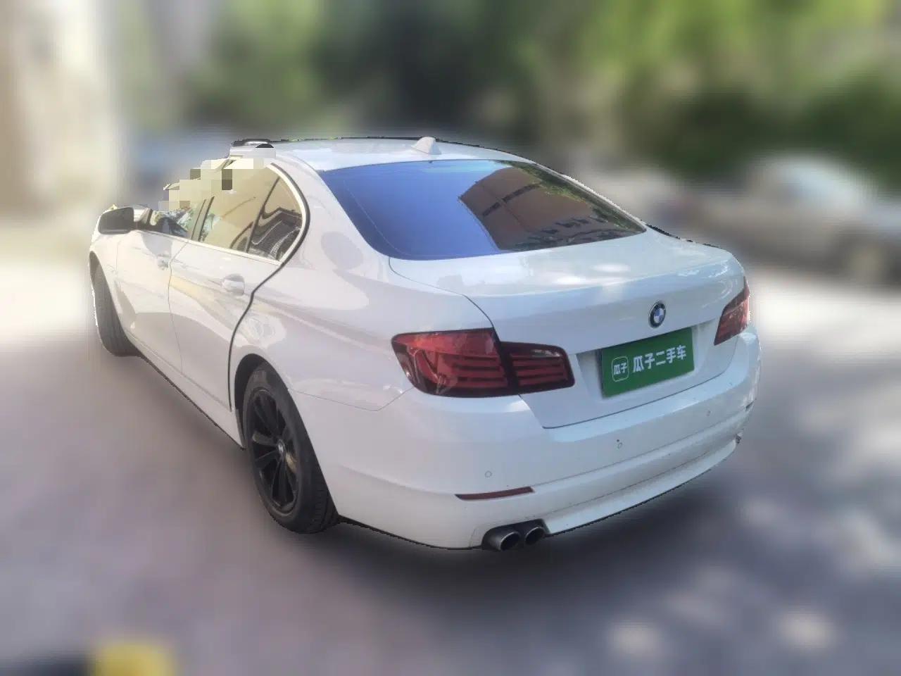 BMW 5 Series 2011 523i Leading Model — миниатюра 4