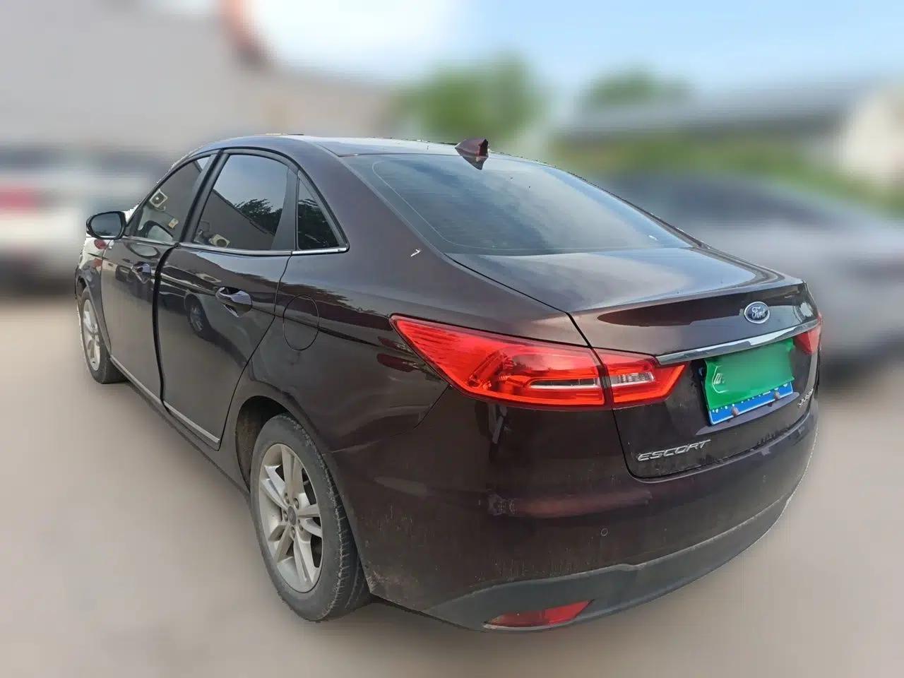 Ford Escort 2019 Revised Version 1.5L Automatic Enjoyment Type China VI Standard — миниатюра 4