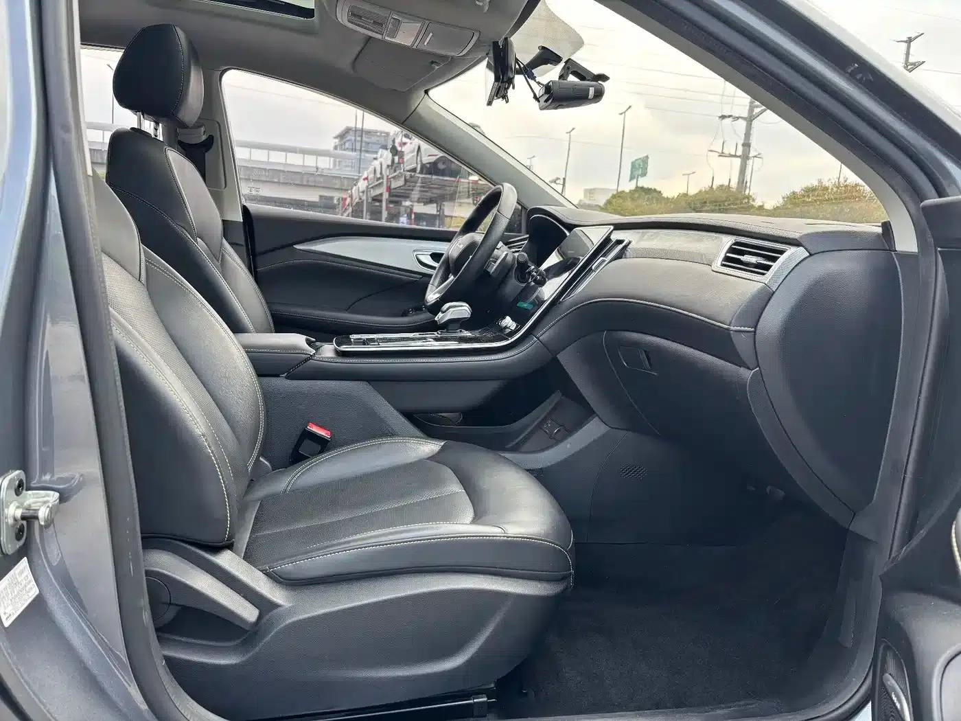 Roewe i6 MAX 2020 300TGI Automatic Cool and Intelligent Driving Edition — миниатюра 15